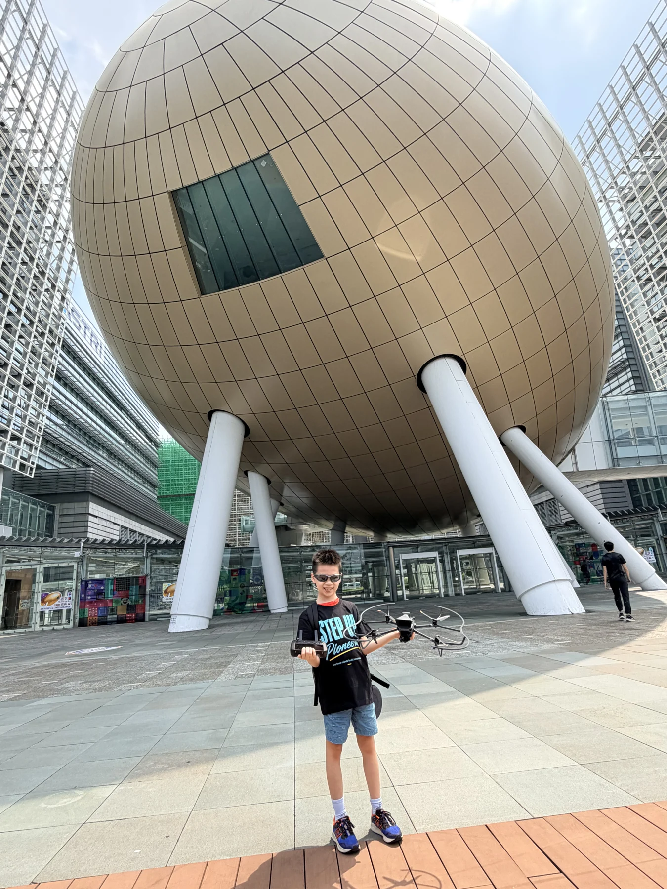 SUP students exploring technology during their KUJU Science Park visit