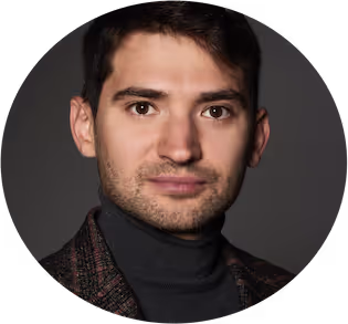 Headshot of Giacomo Iotti, a B2C digital marketing manager who likes to write about digital news and trends.