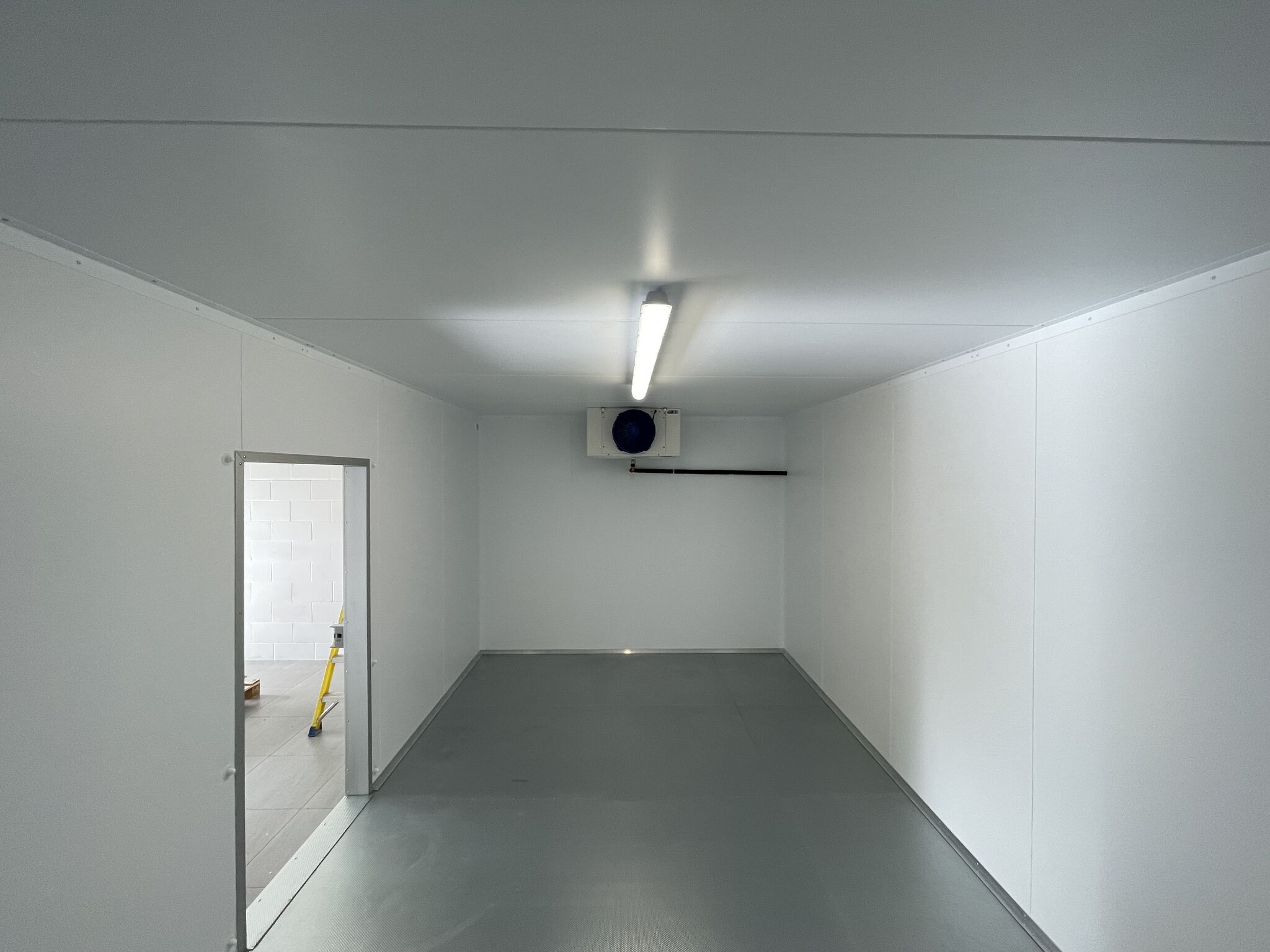 Commercial refrigerated vans