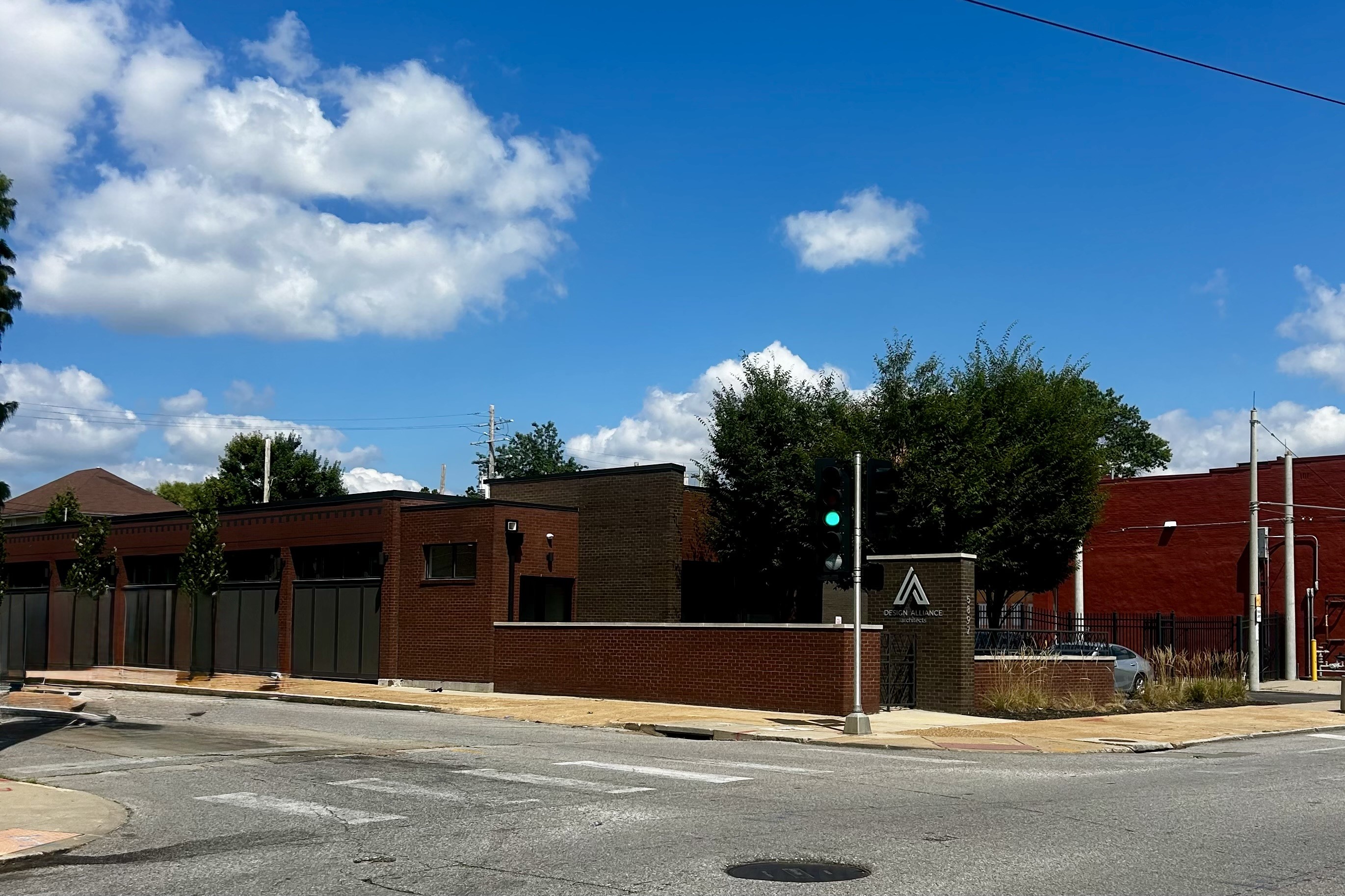 5897 Delmar