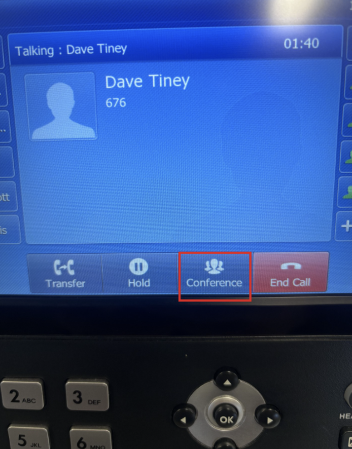 How to start a 3CX conference call on a deskphone