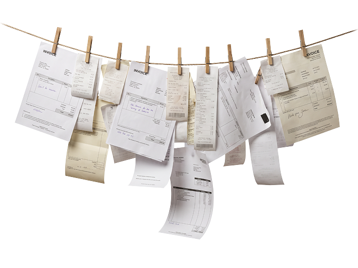 Varal com notas de gastos