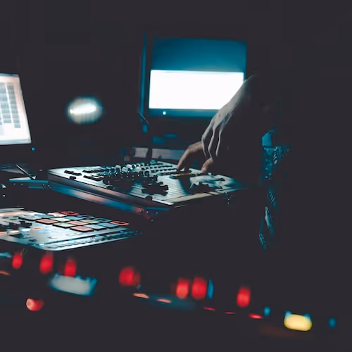 Find Your Perfect DAW: What DAWs Do Famous Producers Use, and Why?