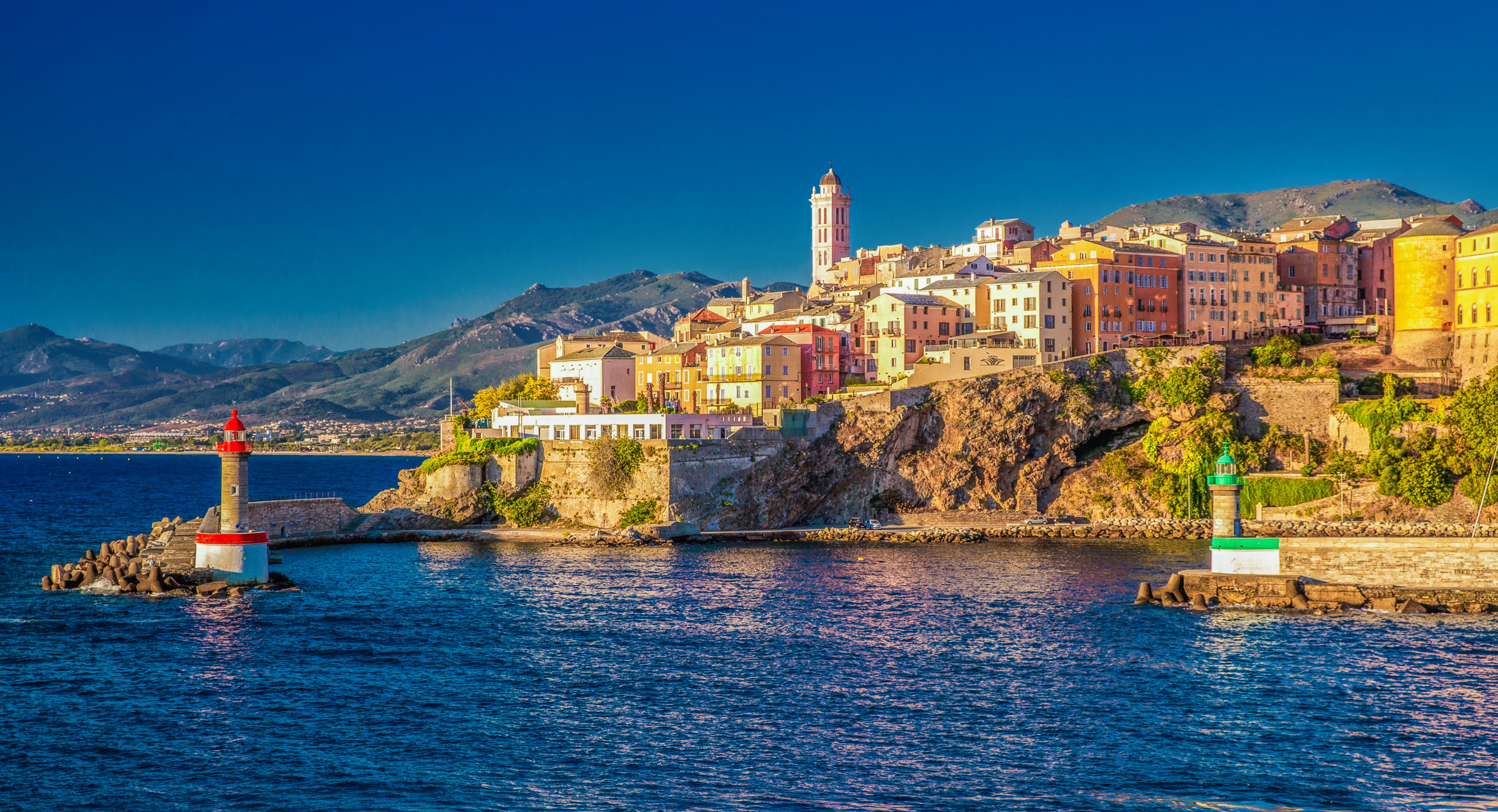 Aussicht auf Bastia Altstadt, Leuchtturm und Hafen (einfache Lizenz)