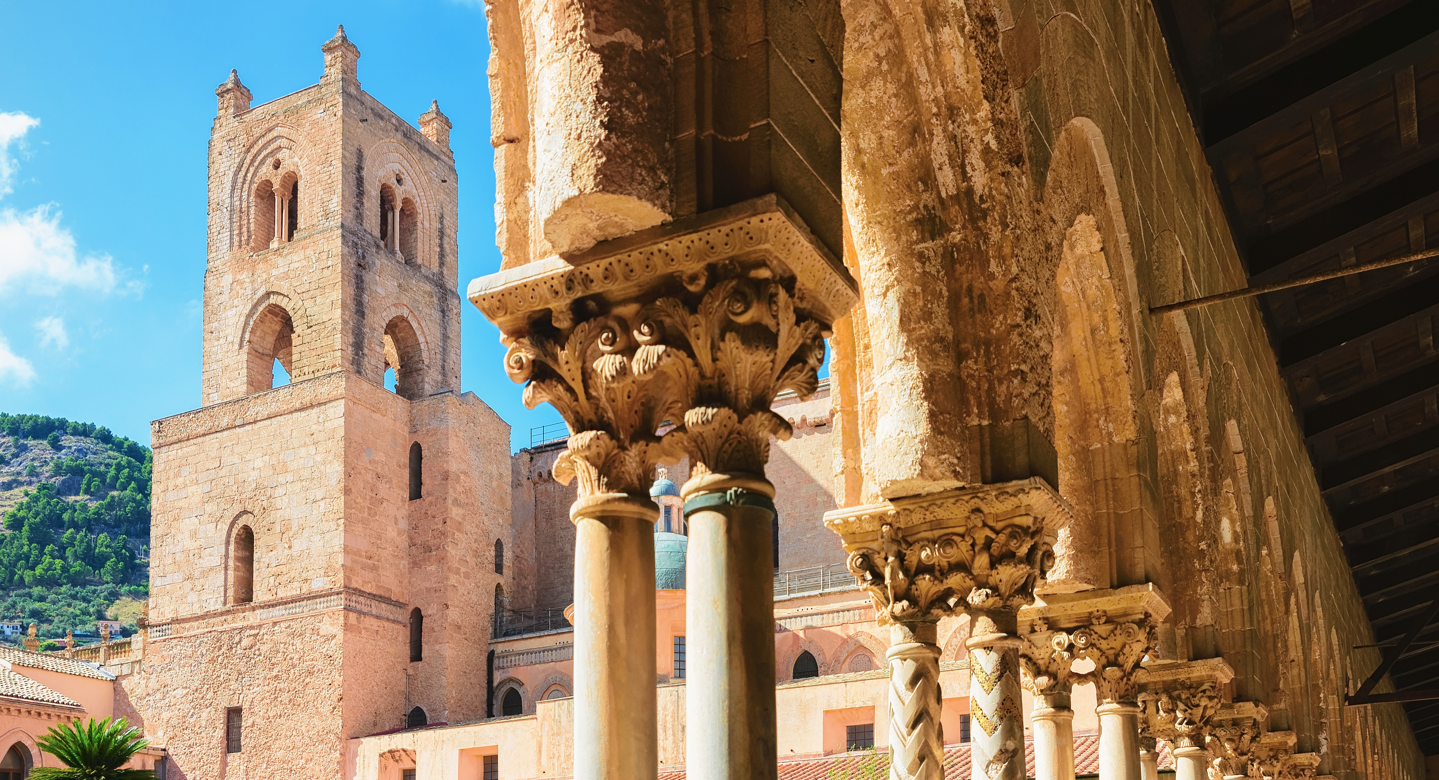 Säulen im Garten bei der Kathedrale Monreale