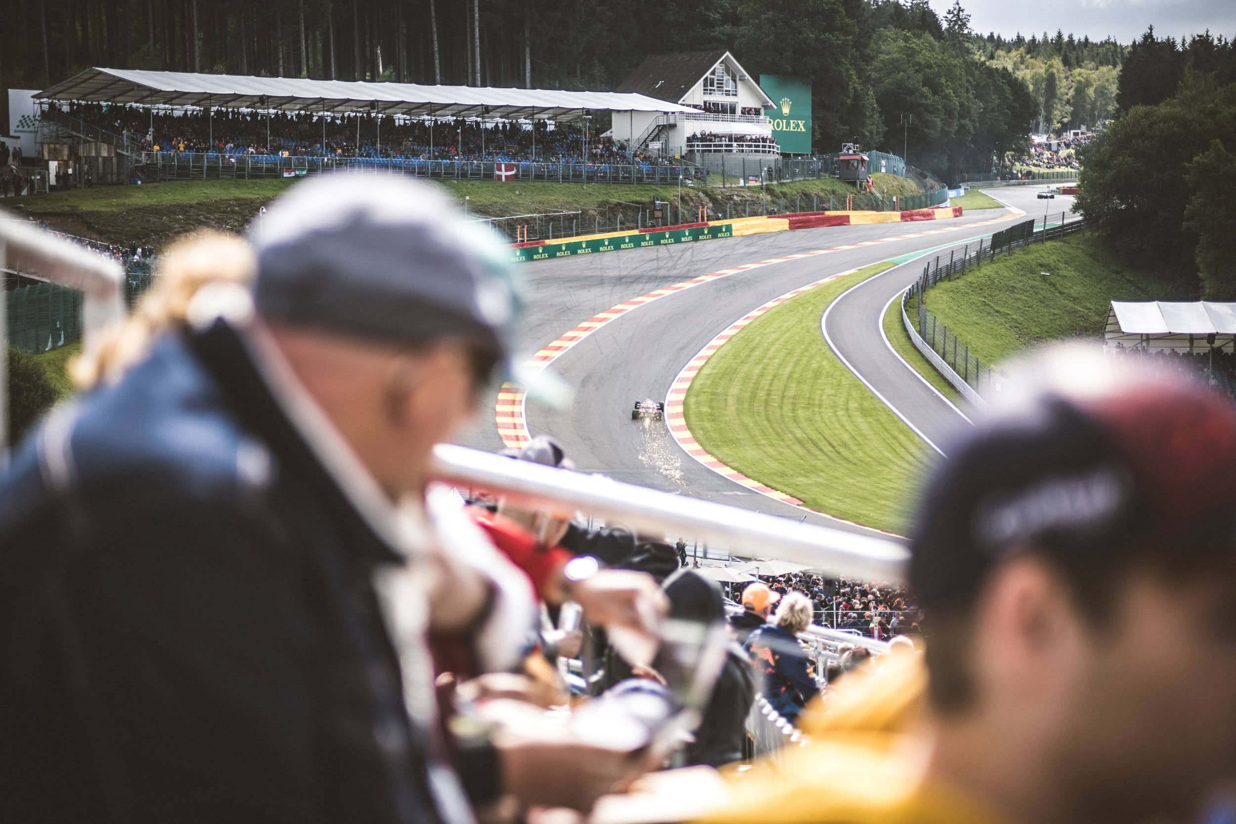 Photo of a car race, photographed from the spectator stand