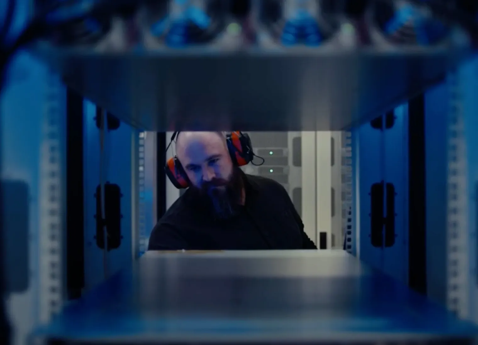 CoreWeave Sets New Standard as First NVIDIA GB200 Exemplar Cloud, Improving Upon NVIDIA’s Own Training Performance Targets