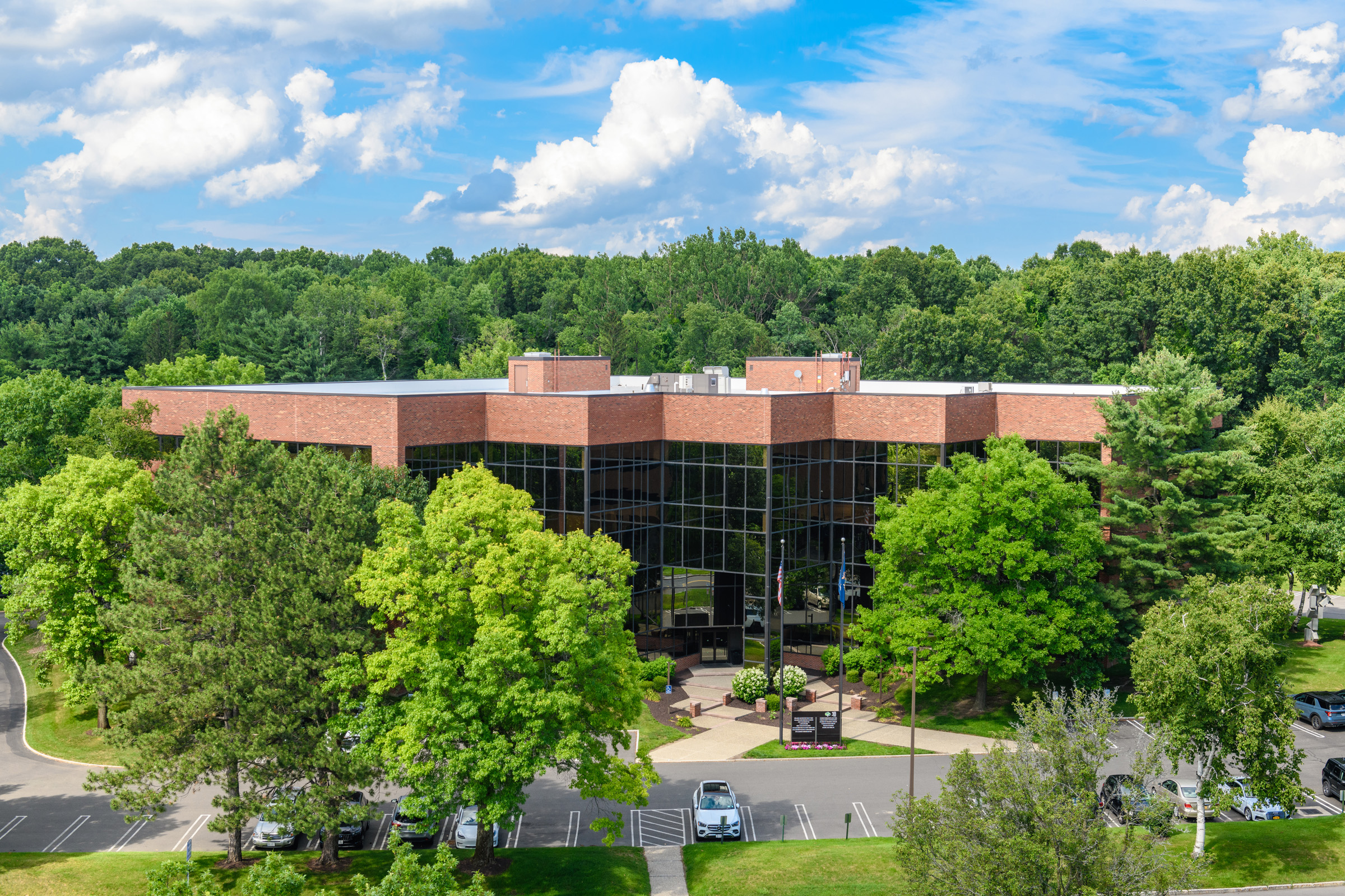 18 Corporate Woods