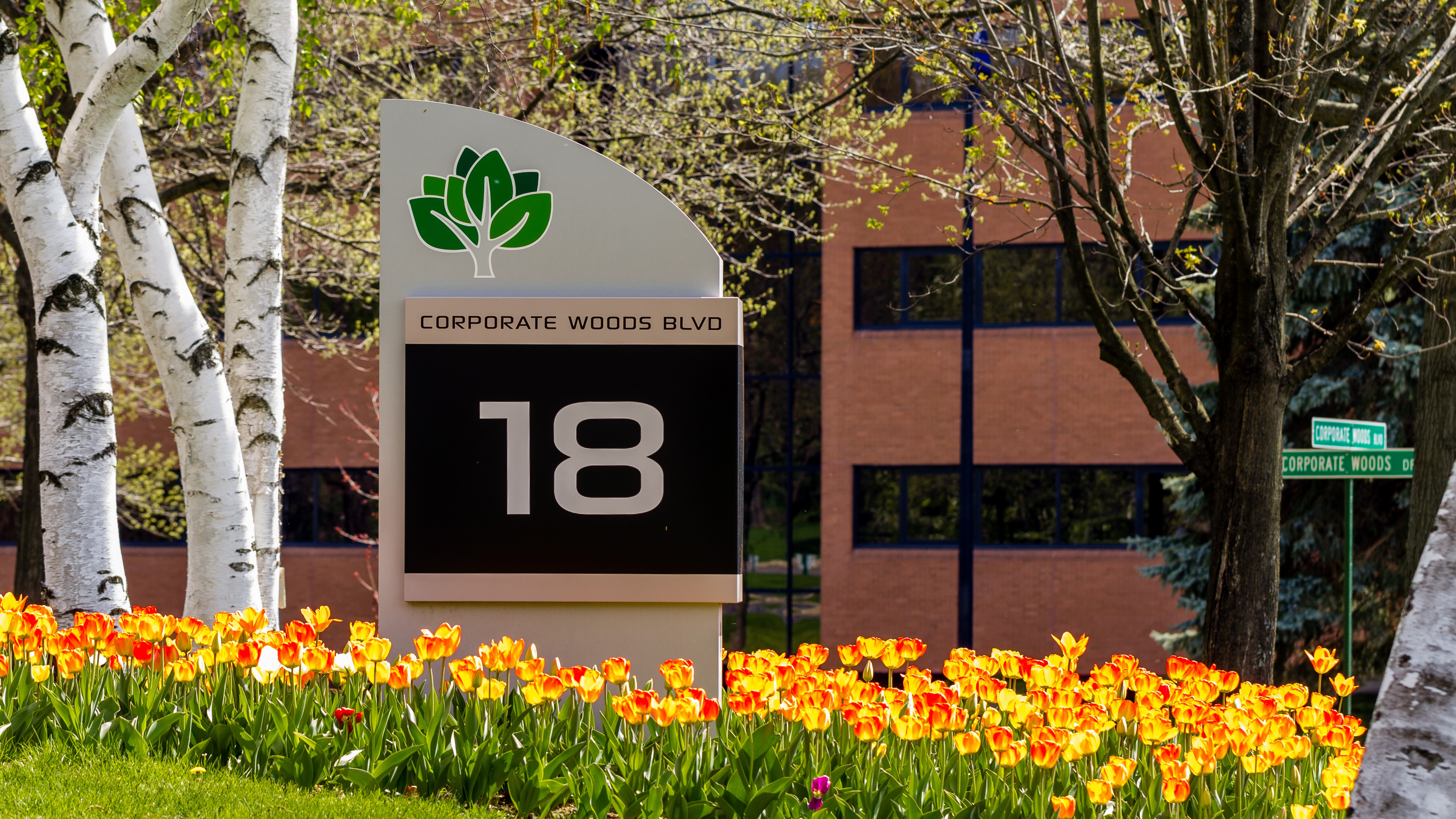 18 Corporate Woods