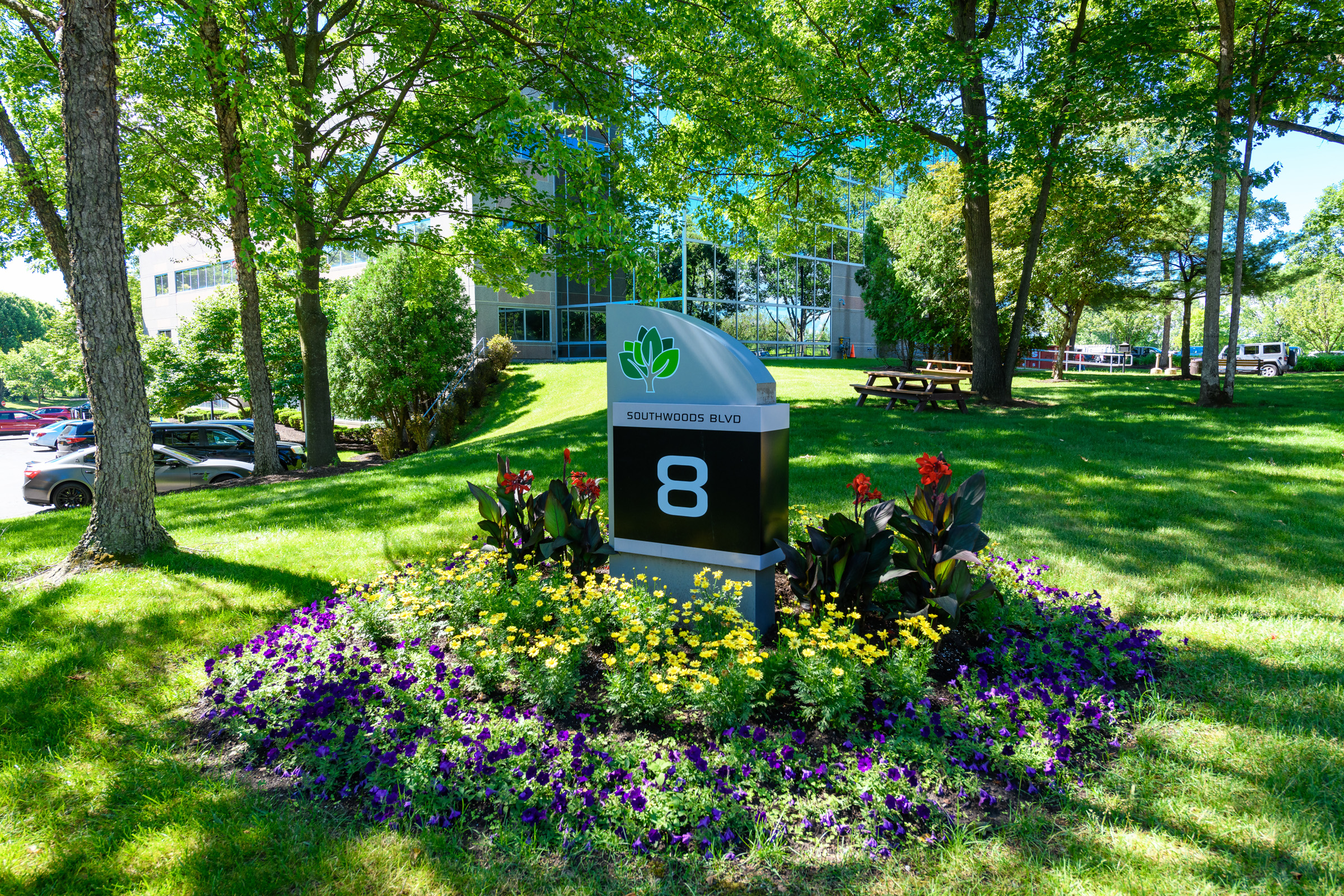 8 Southwoods Blvd