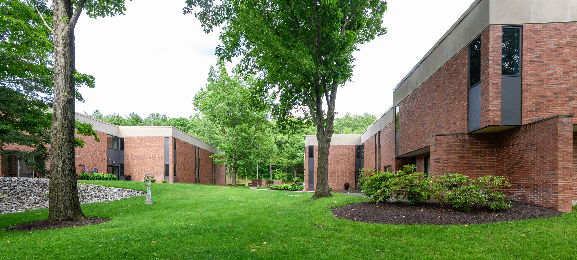 14 Corporate Woods
