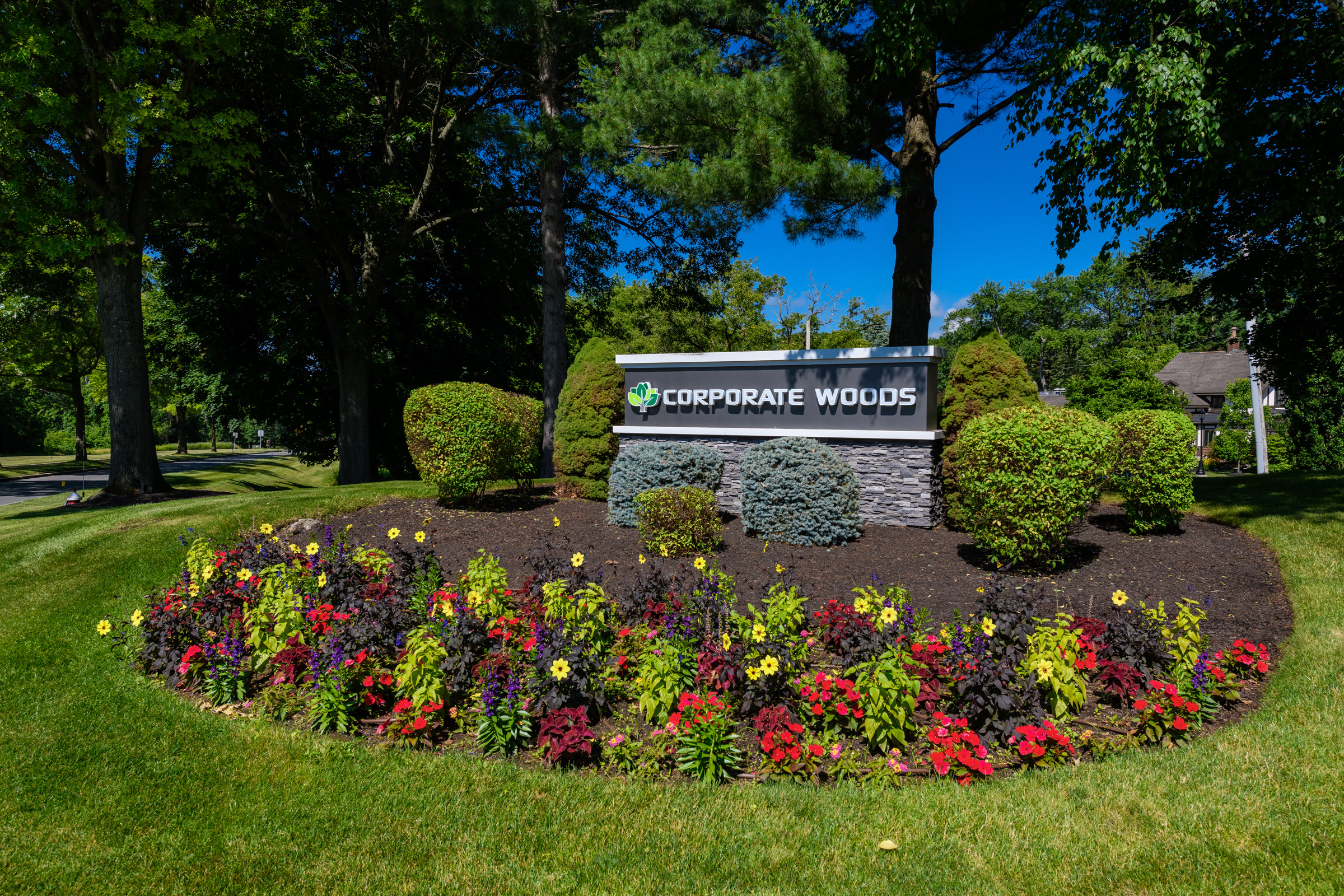14 Corporate Woods