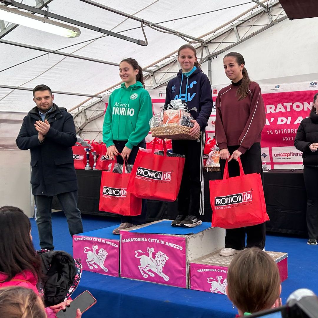 Atletica Pietrasanta Versilia splende ai Campionati Toscani Assoluti di Cross Corto di Policiano