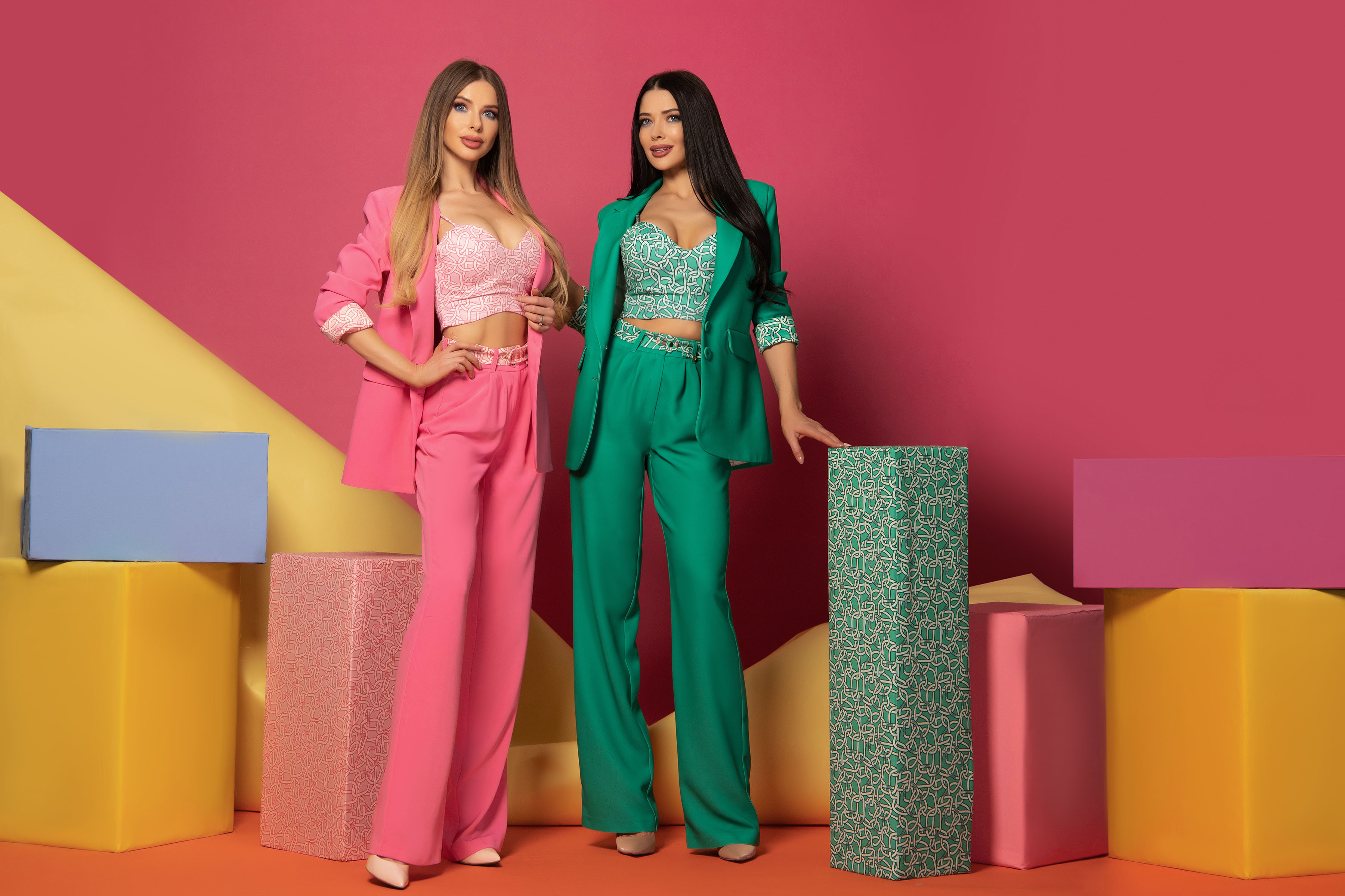 Mimi and Maya from Alessa