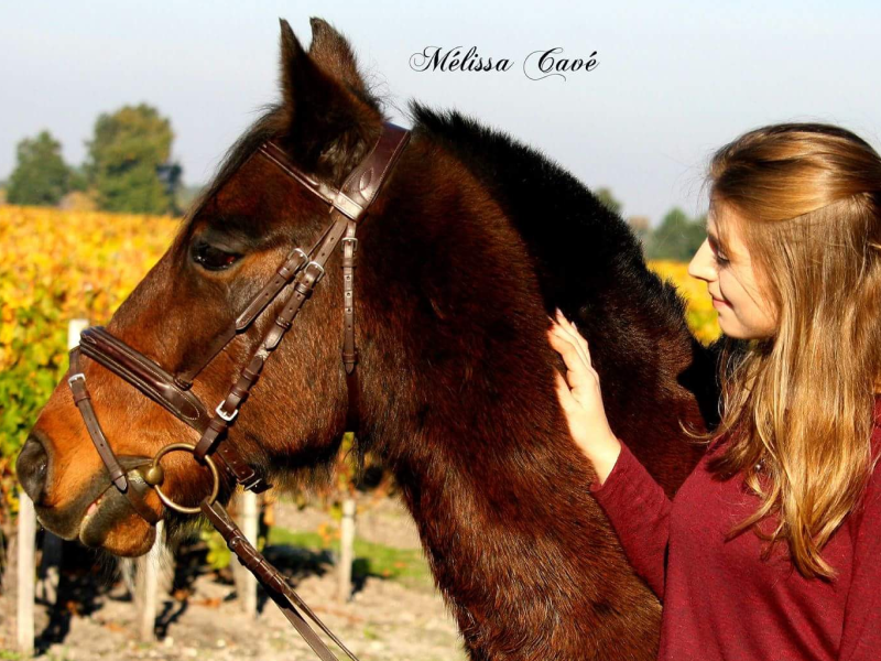Photo de Léa avec un cheval