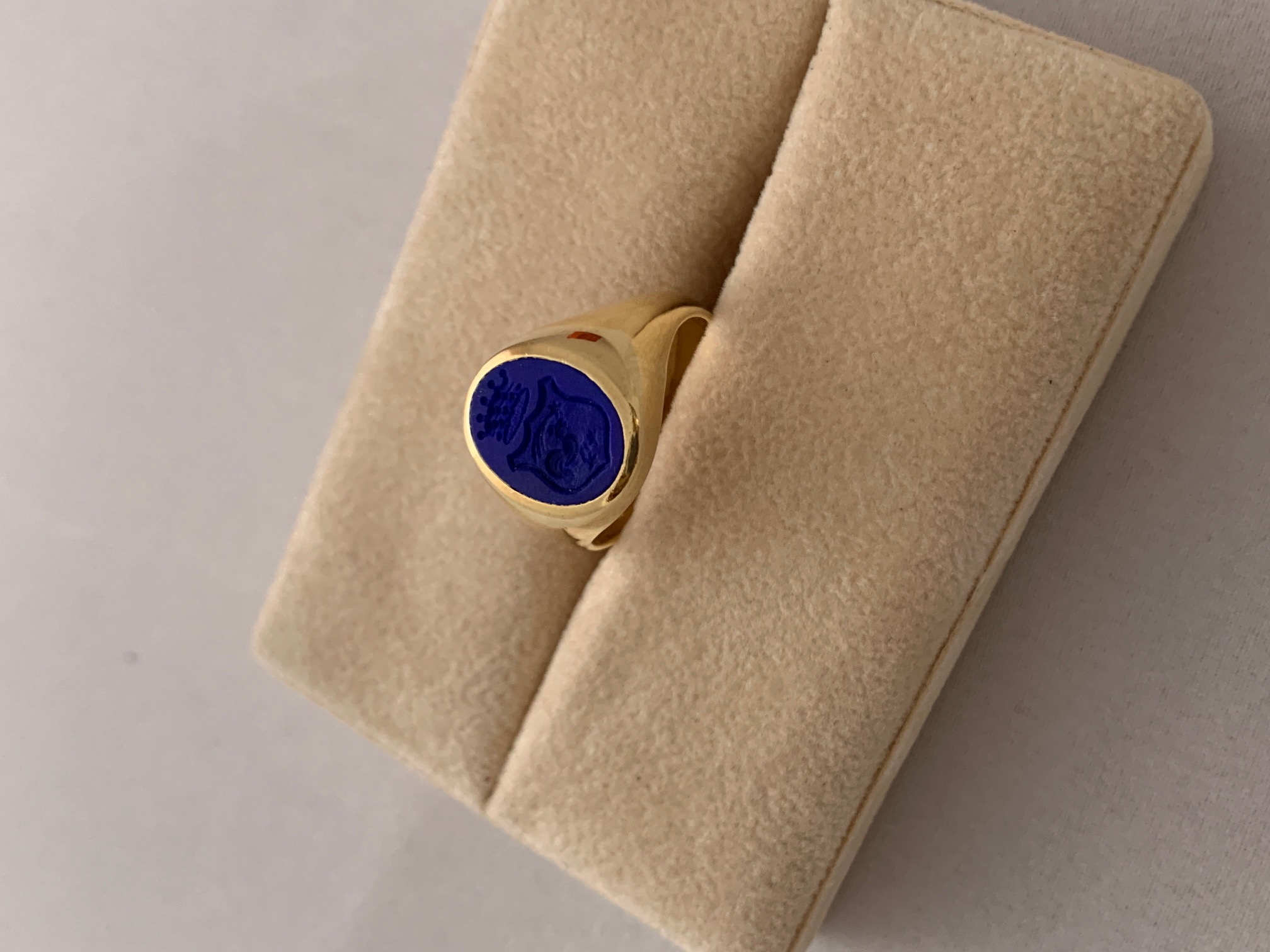 Siegelring mit Wappengravur