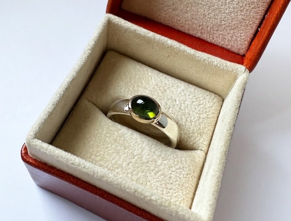 Ring Silber mit grünem Turmalin