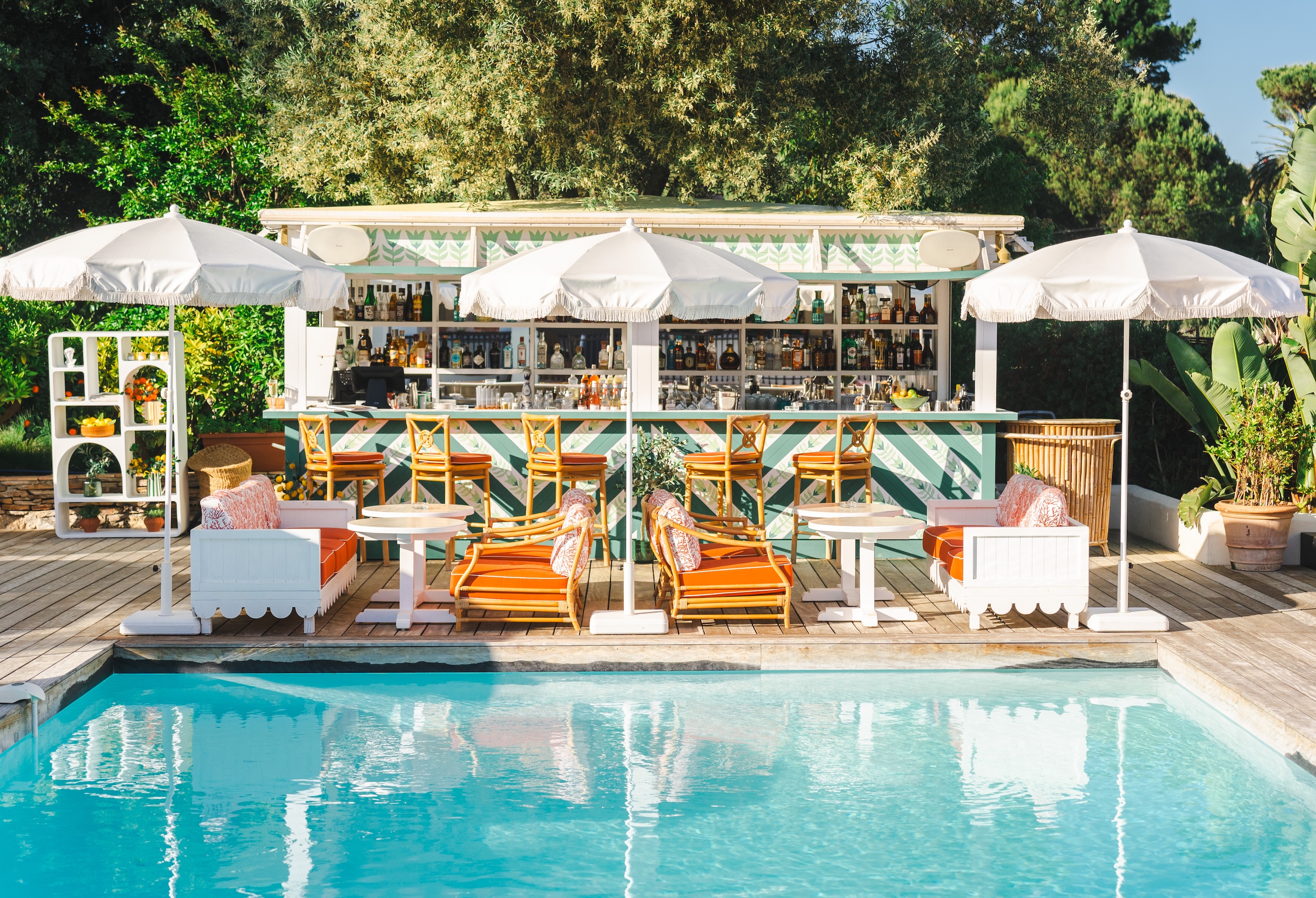 Pool bar de l'hôtel La Tartane à Saint-Tropez