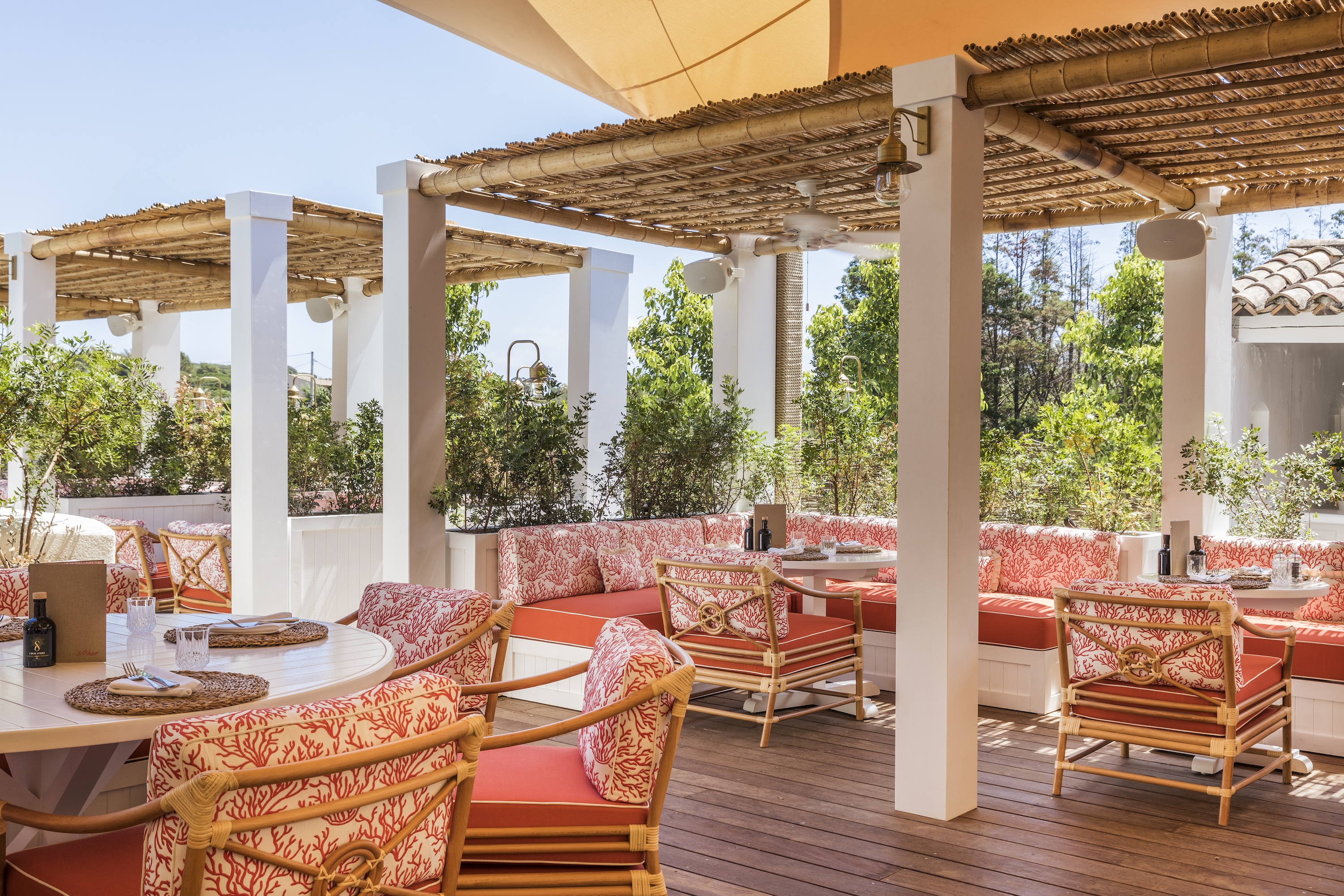 Terrasse restaurant Le Saint-Amour de l'hôtel La Tartane à Saint-Tropez