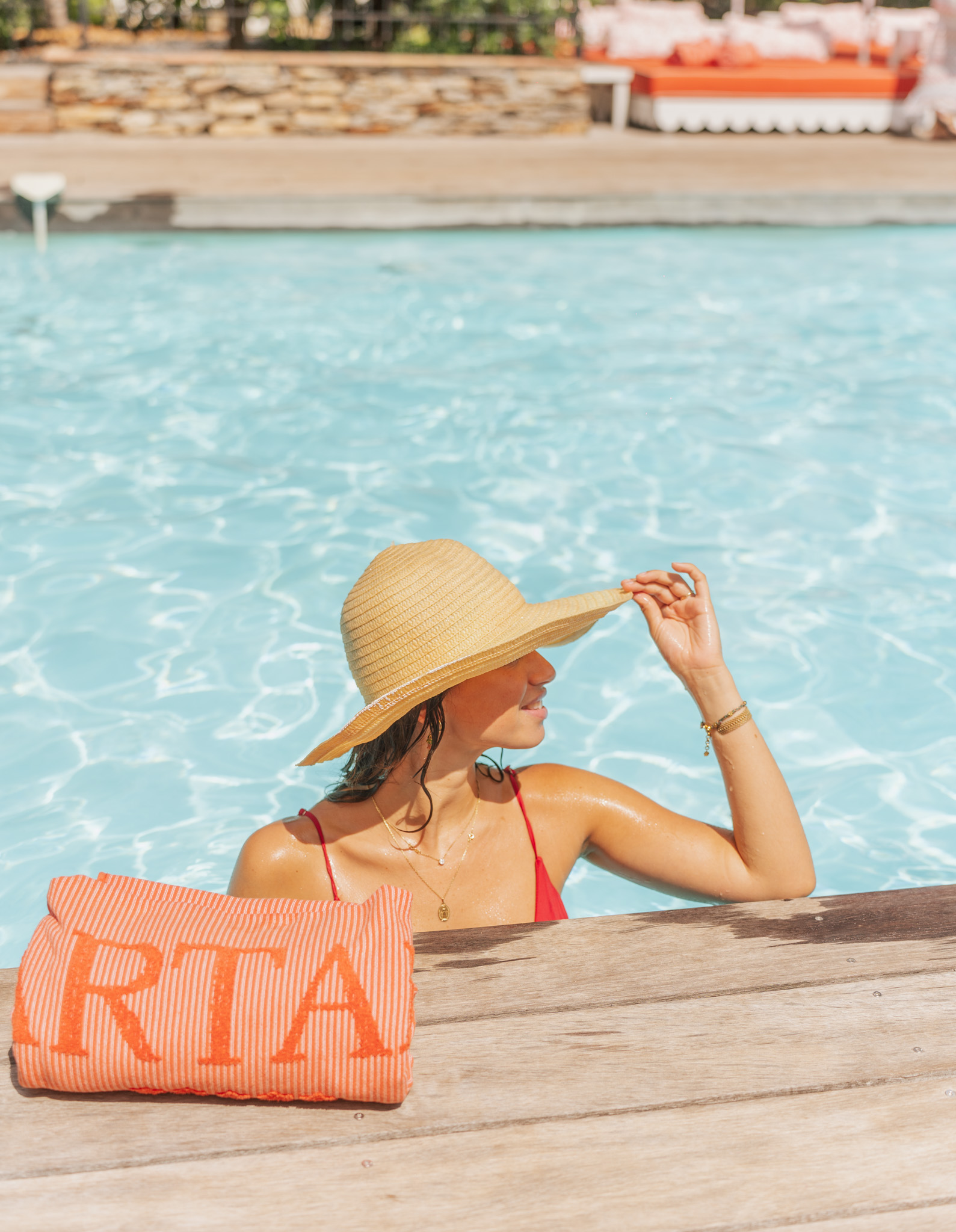 Piscine de l’hôtel La Tartane à Saint-Tropez en été