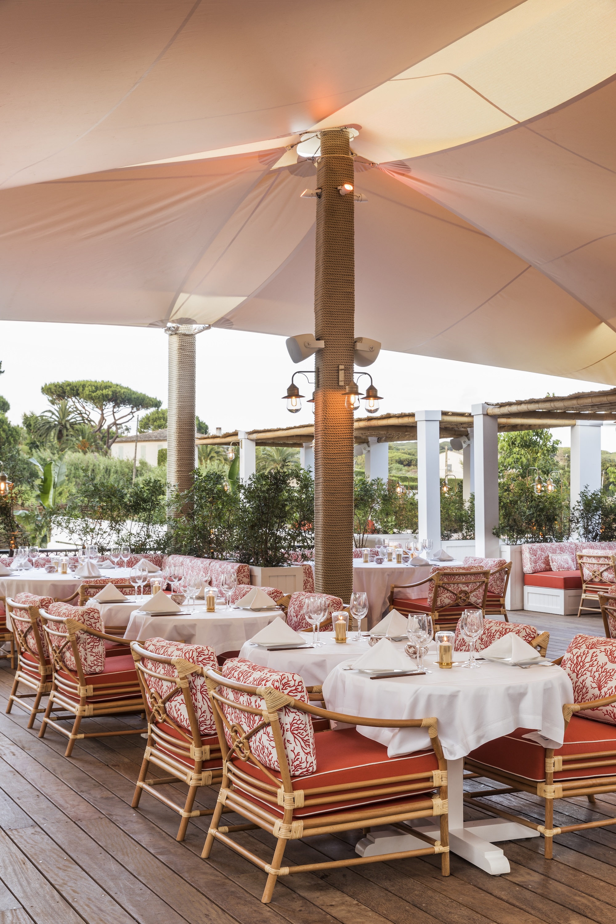 Terrasse du restaurant le Saint-Amour de l’hôtel La Tartane à Saint-Tropez