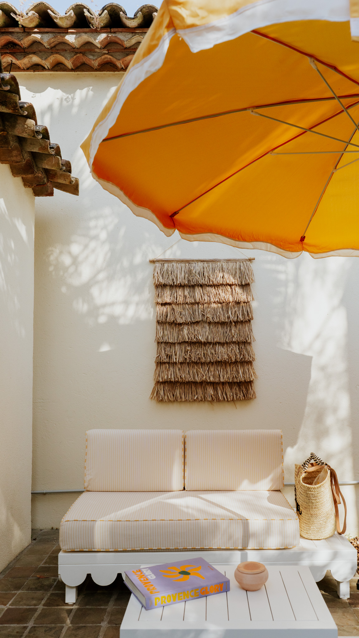Terrasse privée d'une chambre de l'hôtel La Tartane à Saint-Tropez