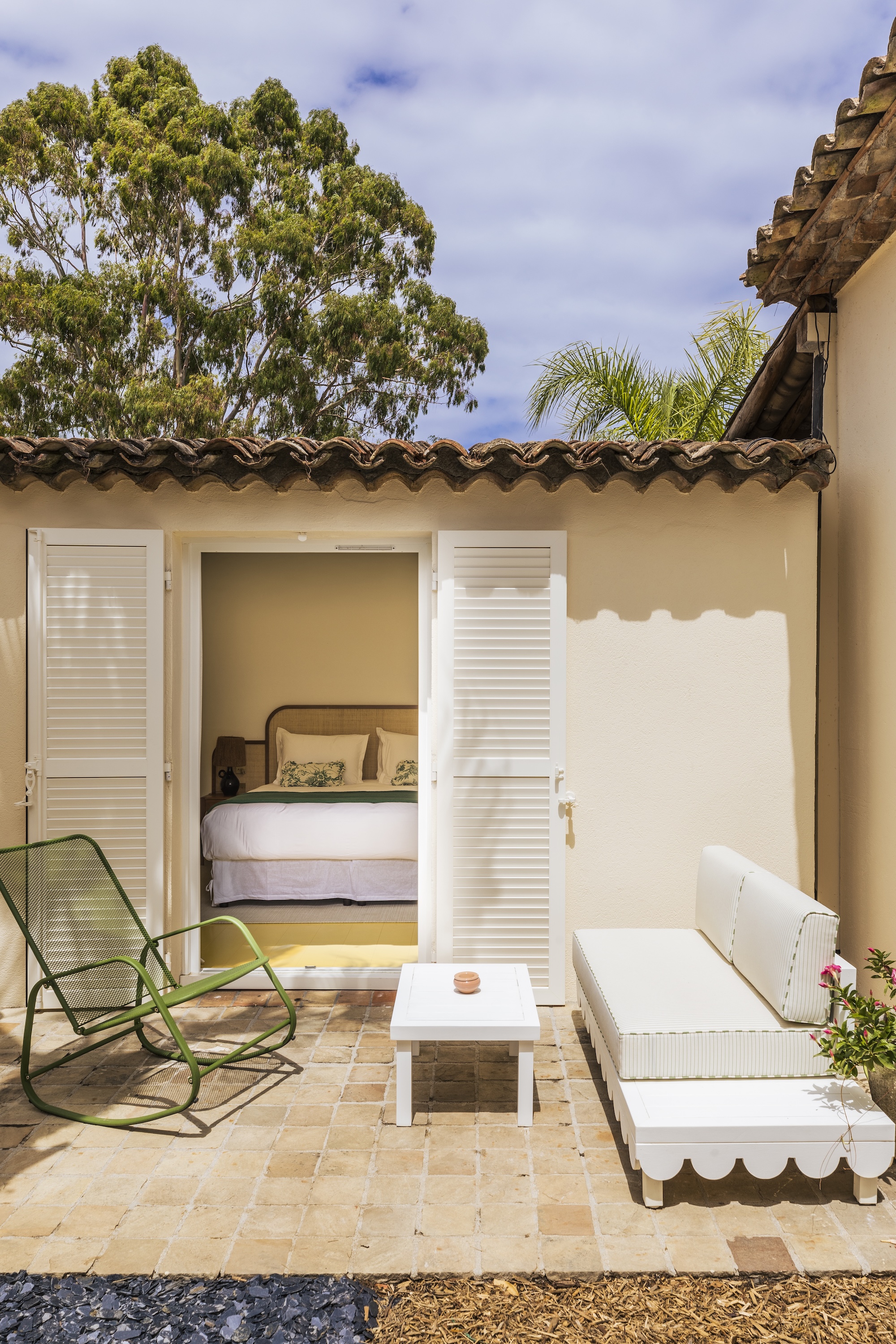 Terrasse privée de la chambre de l'hôtel La Tartane à Saint-Tropez