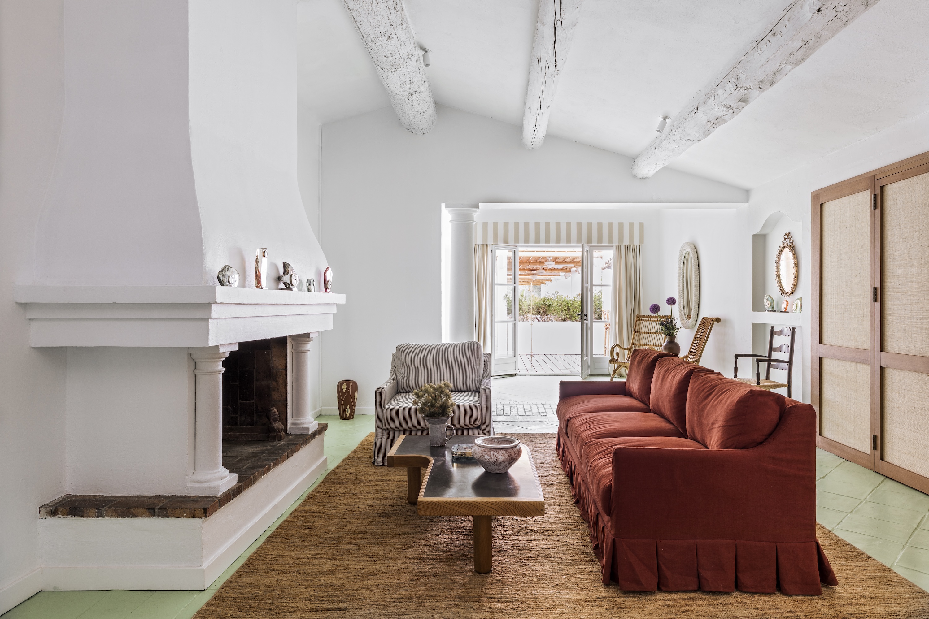 Intérieur du lobby de l’hôtel La Tartane à Saint-Tropez
