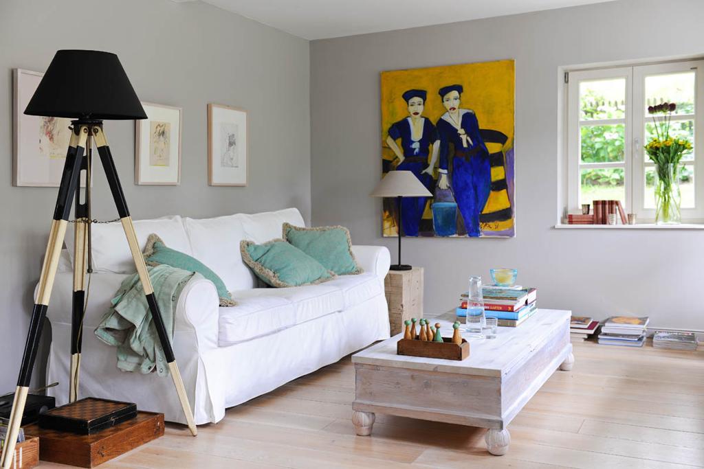Rebuilding an old country house, including floor planning and interior design.