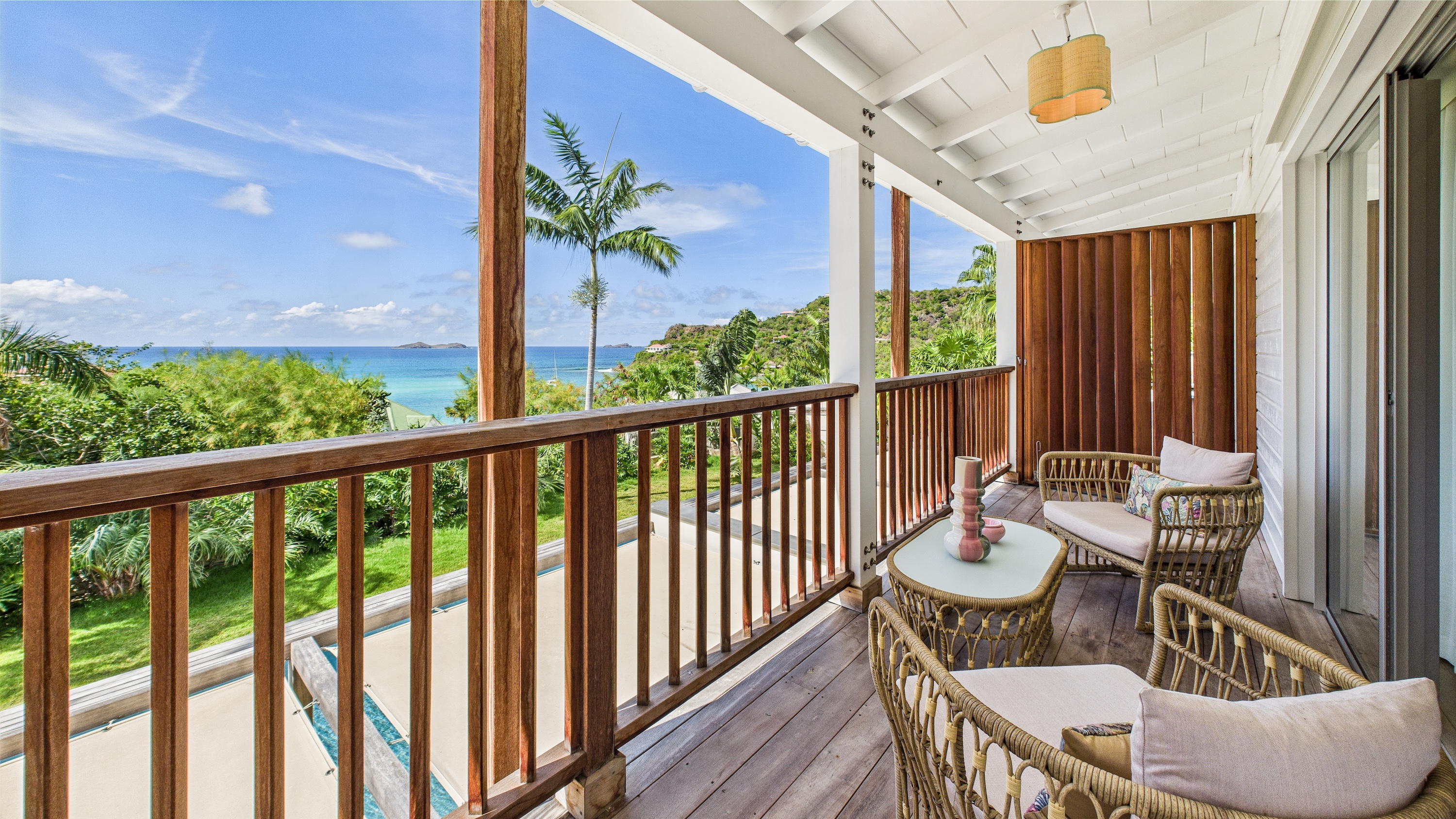 Rock View Suite Terrasse privée avec vue sur le célèbre Rocher Eden Rock - Tropical Hôtel Saint-Barth