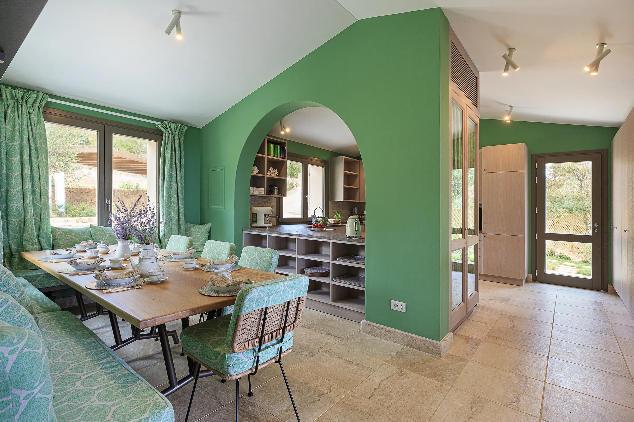 Salinedda Villa dining area