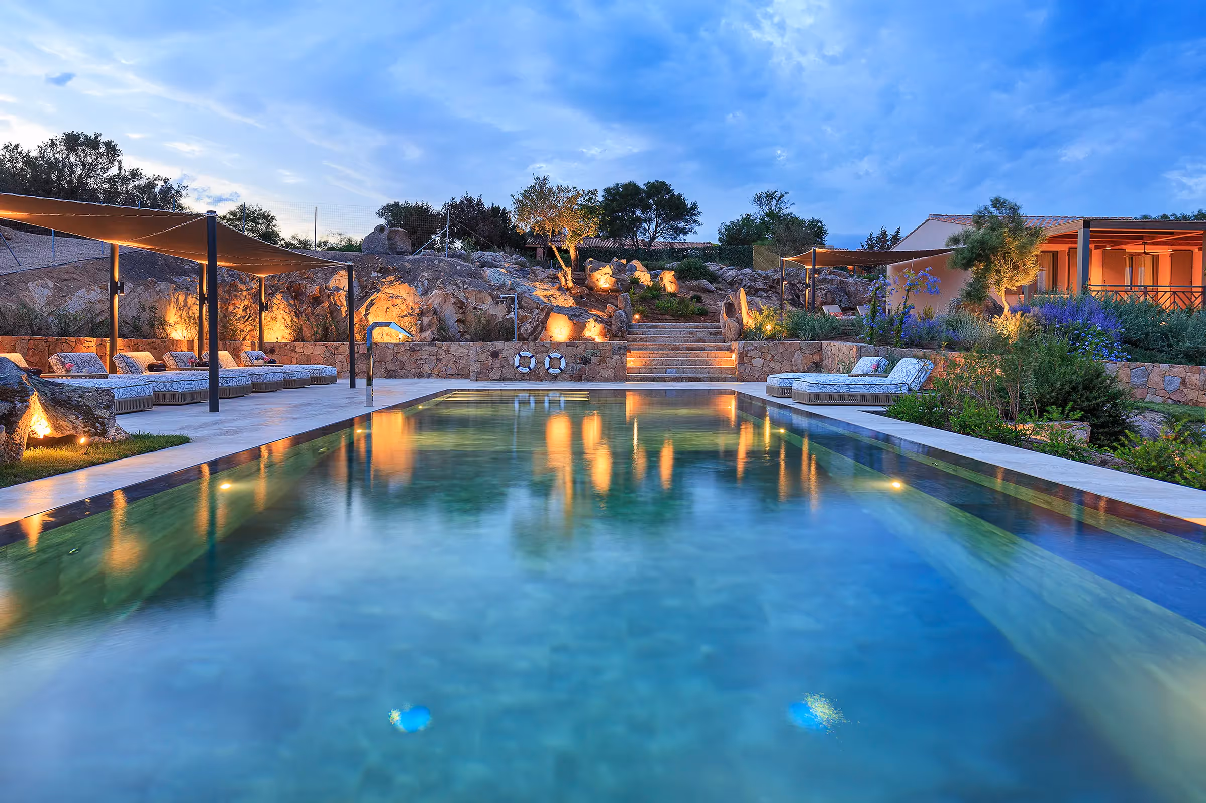 Villa 6 pool by night Salinedda