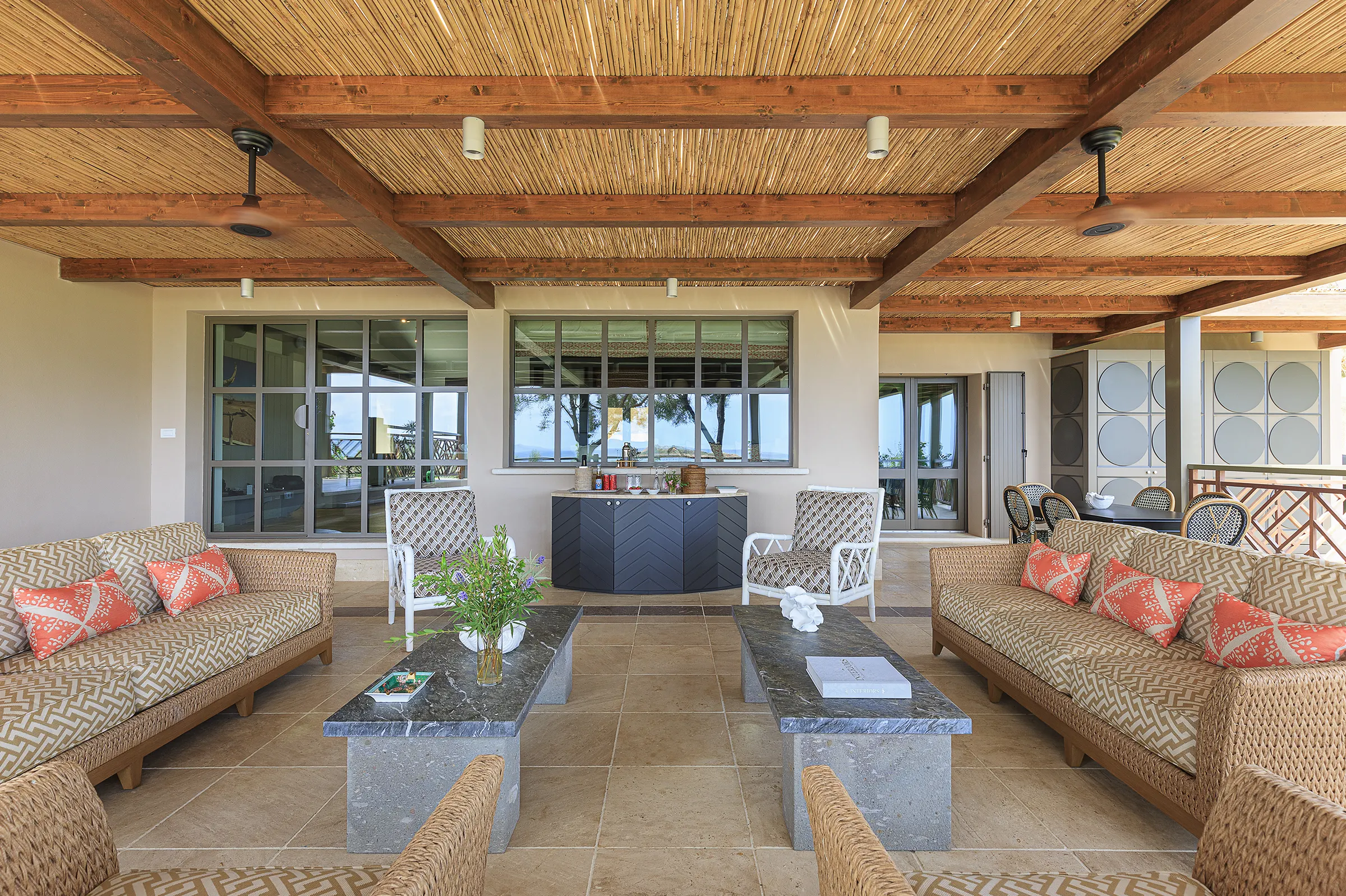 Villa outdoor terrace (lounge)
