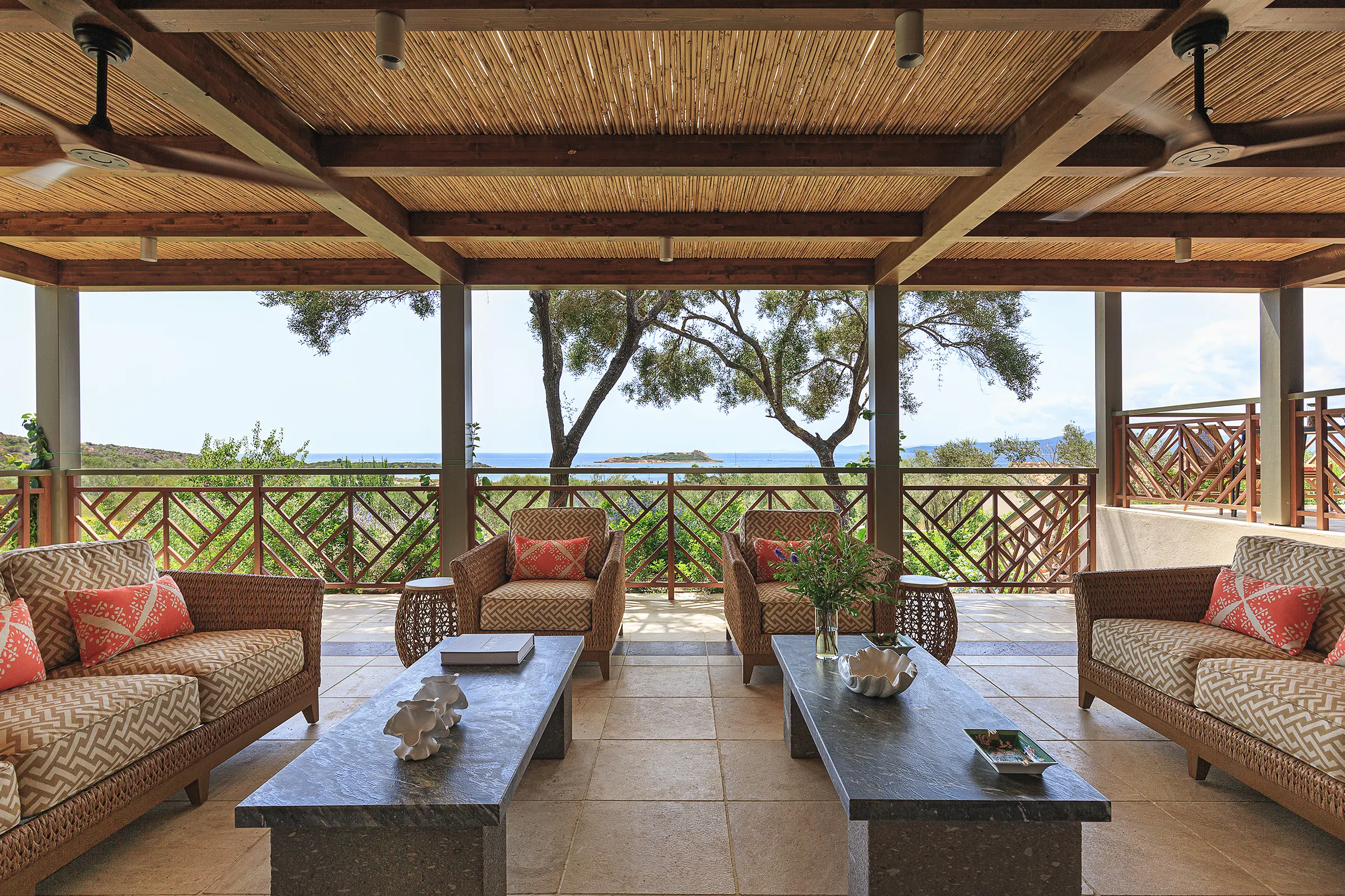 Villa outdoor lounge
