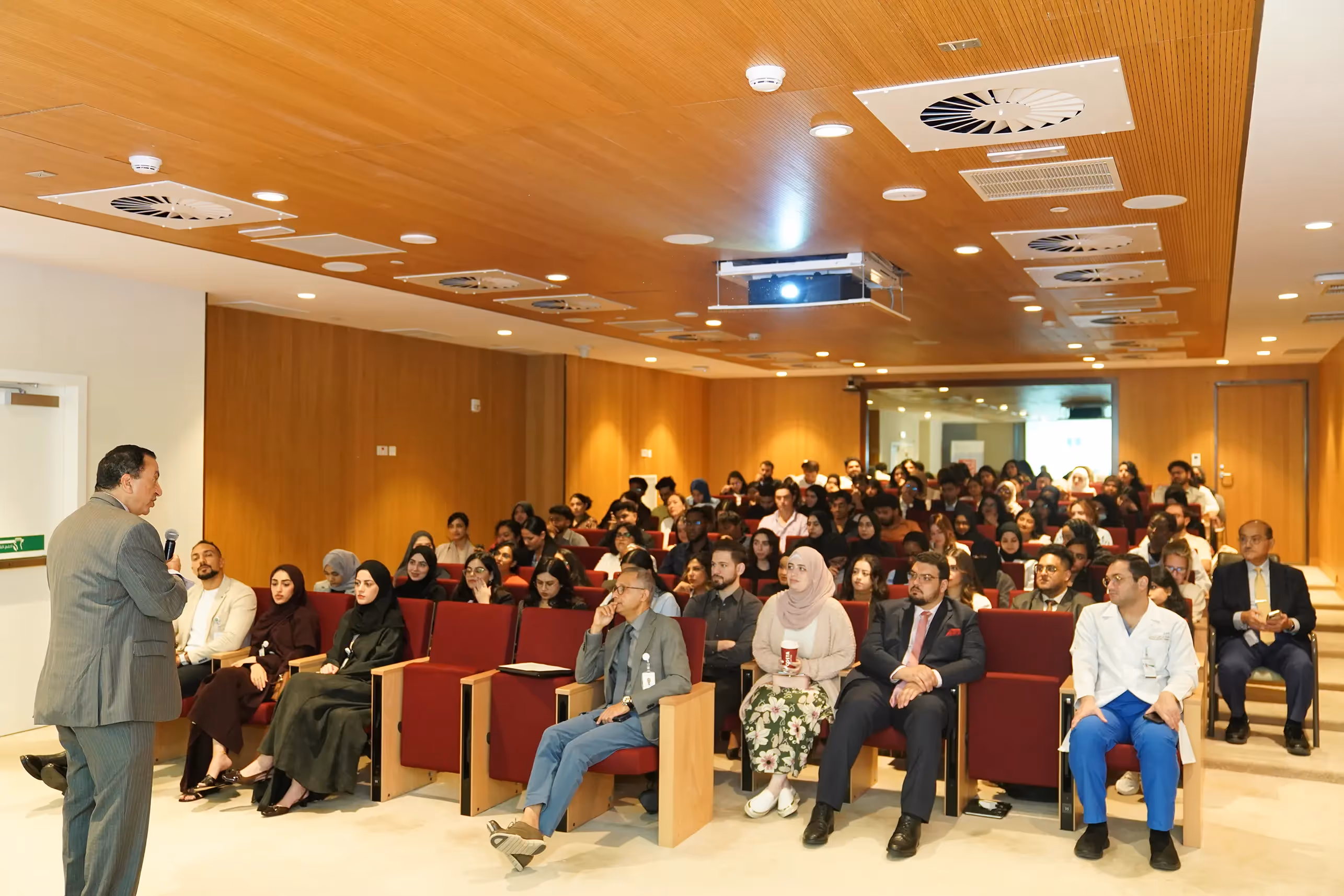 اليوم الأكاديمي الموحد لبرنامج التدريب الطبي لهيئة الصحة بدبي