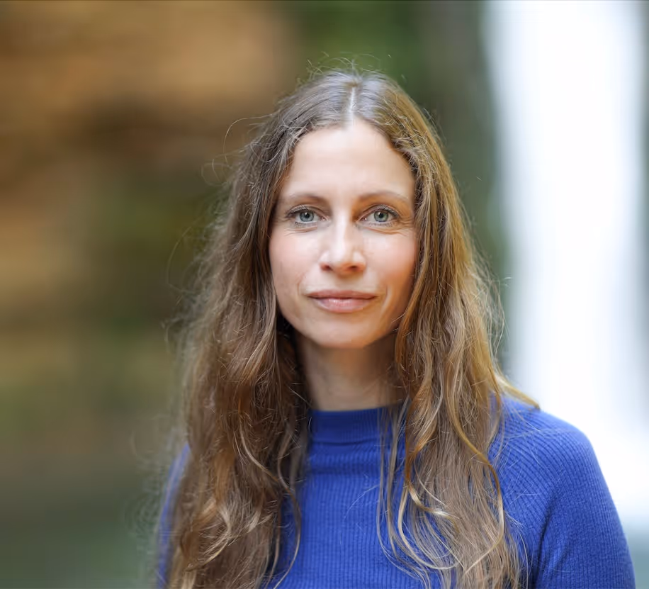 Andrea Stäger im Portrait Foto.