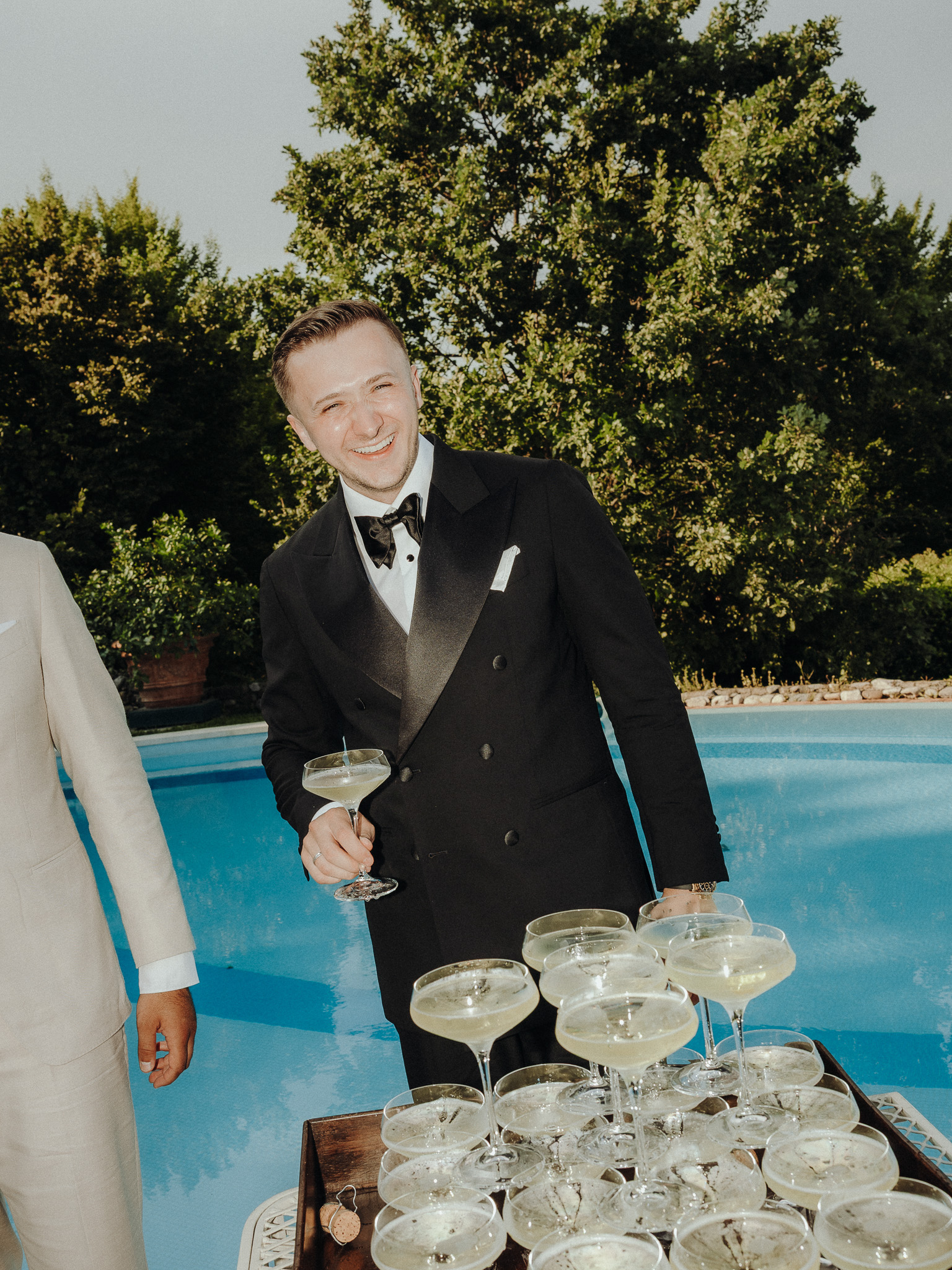Maßgeschneiderter Smoking für eine Black Tie Wedding
