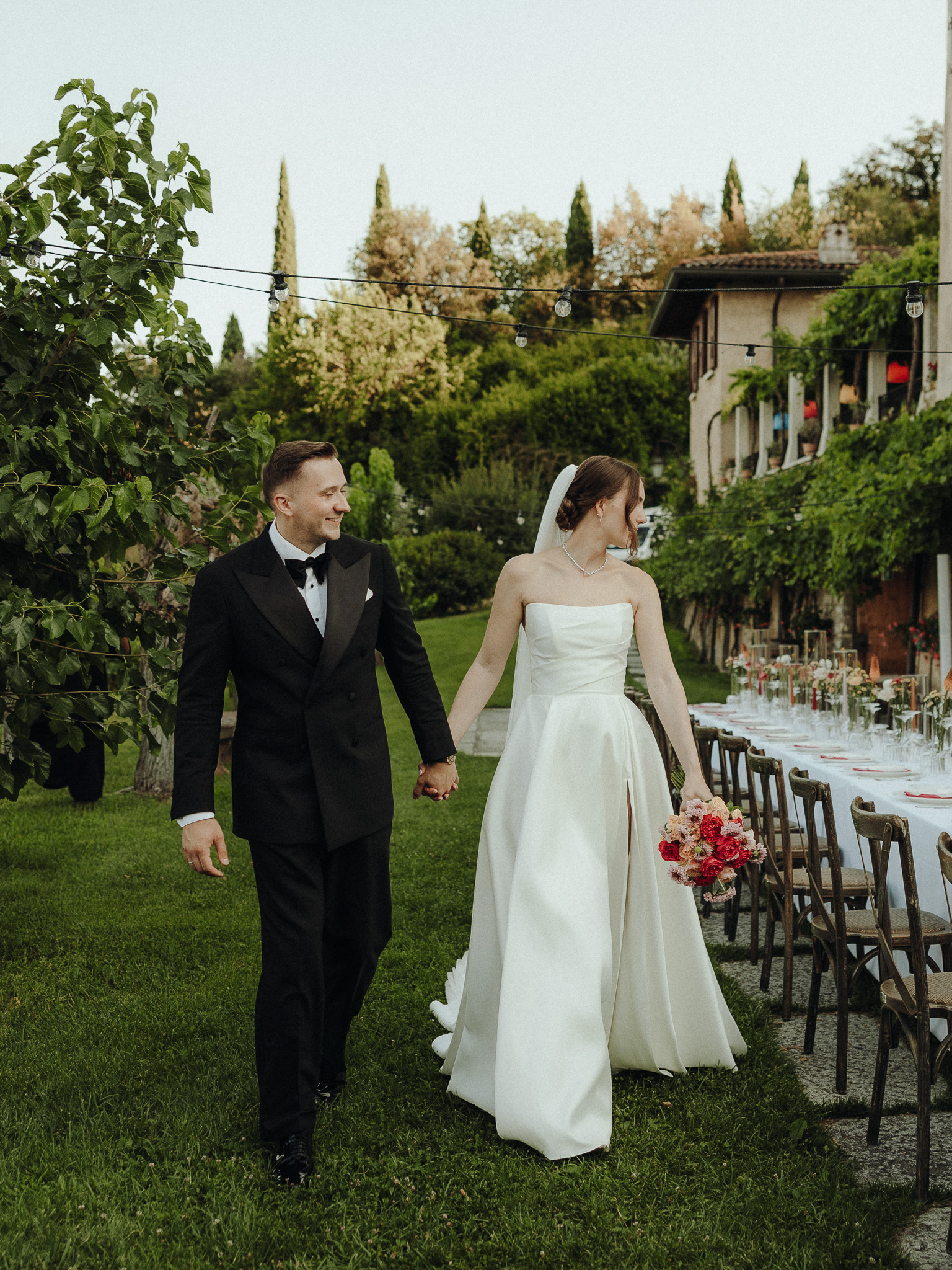 Klassischer schwarzer Smoking für eine Black Tie Hochzeit
