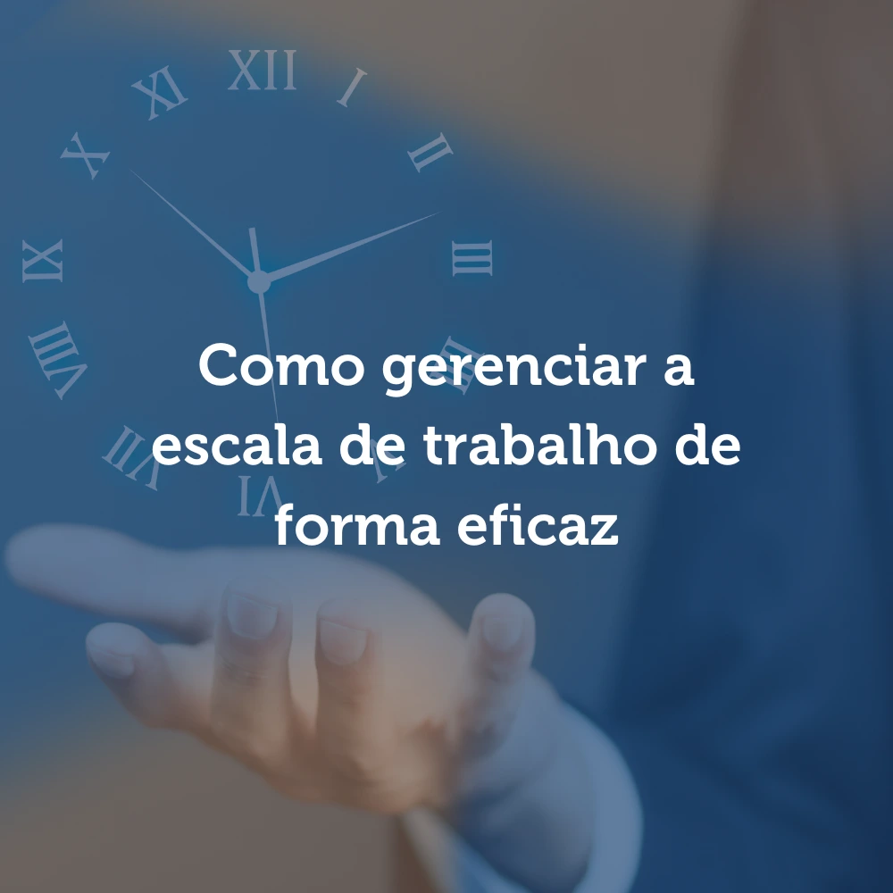 mão segurando relógio digital