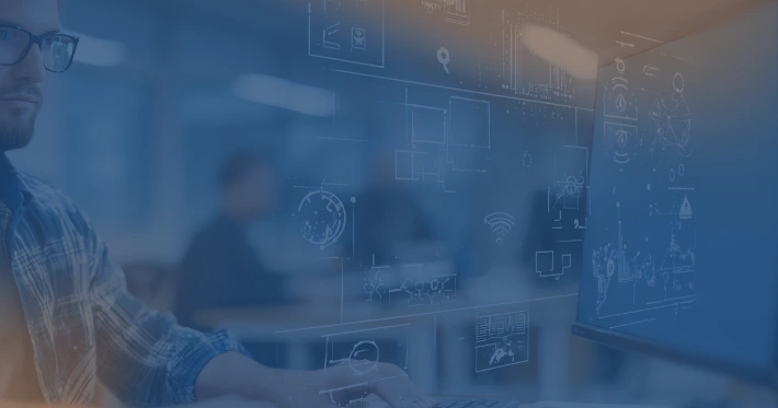 pessoa mexendo em computador com ícones