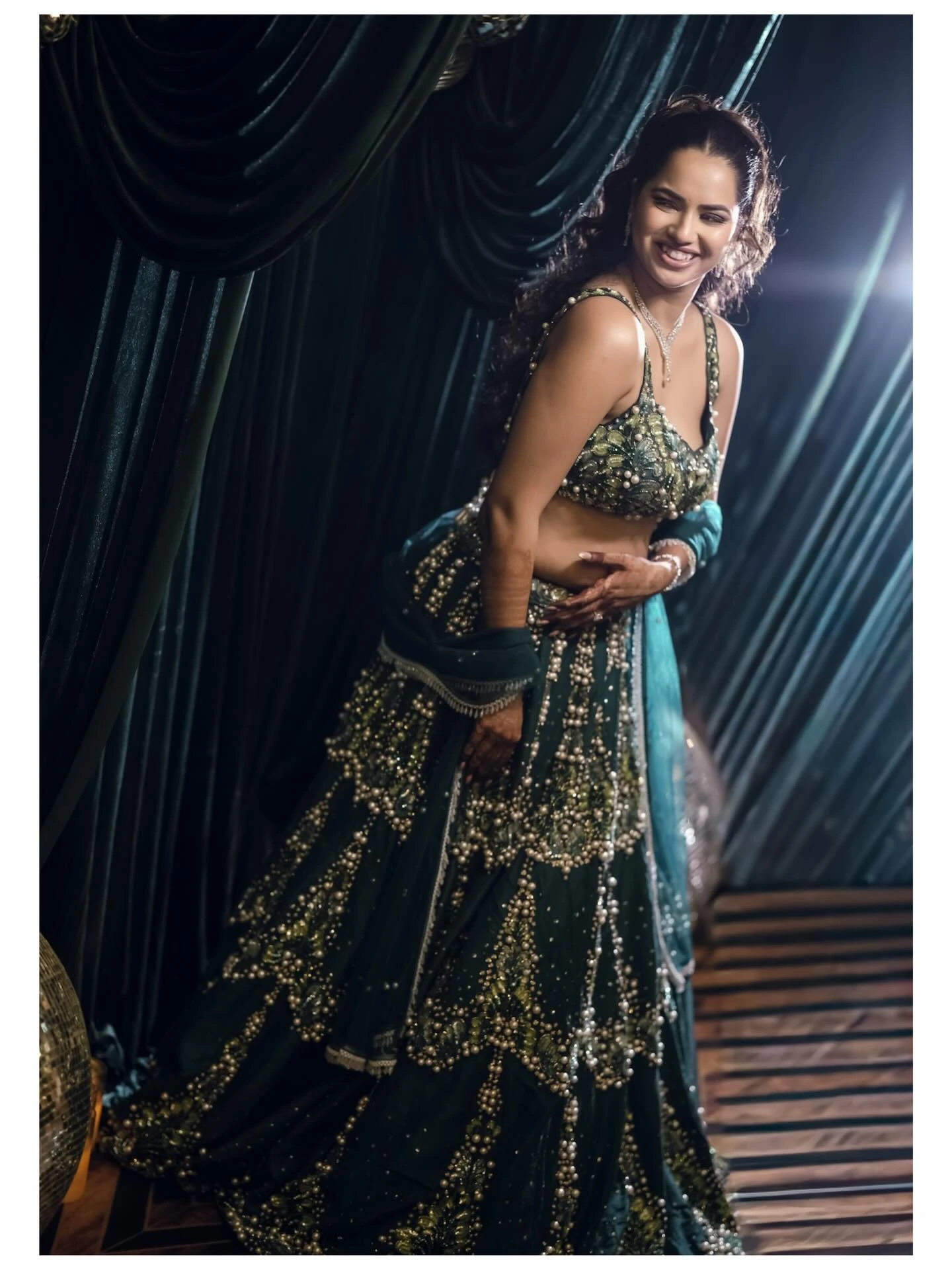 Shubhangi green lehenga styling by Vanshika Jain