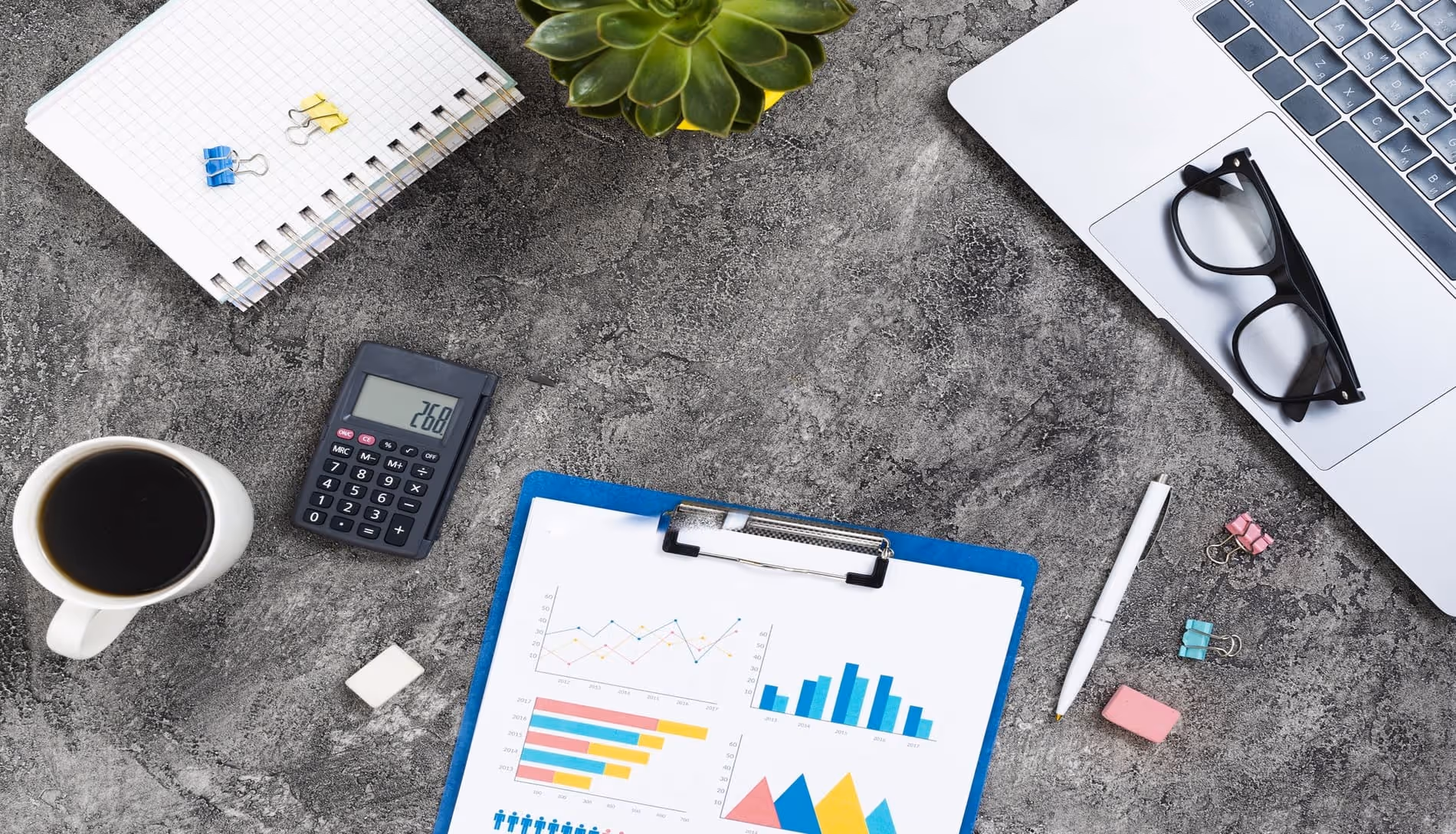 ordinateur avec plan comptable général 2025