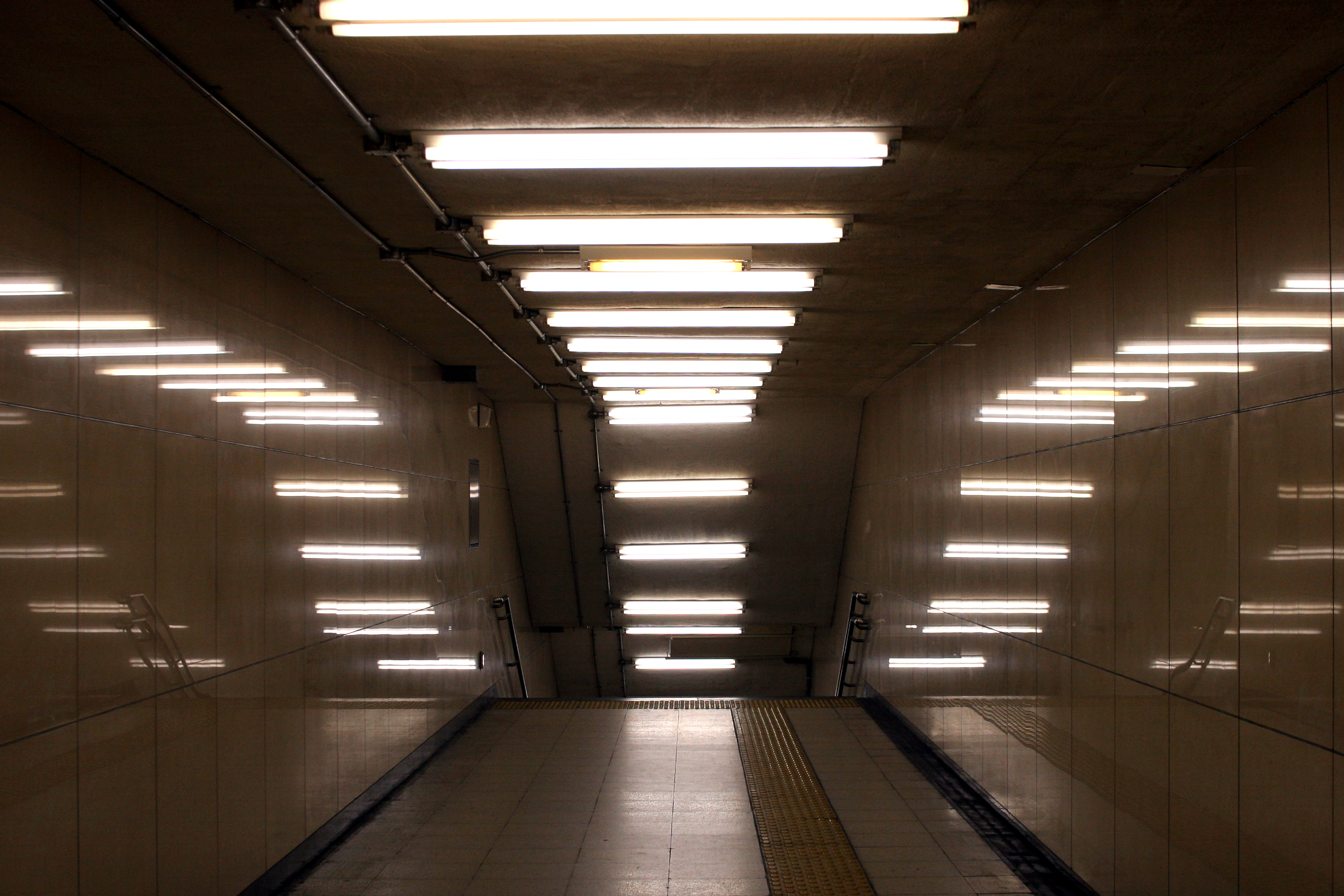 Tube light