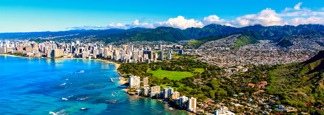 Honolulu skyline Waikiki beach mountains 