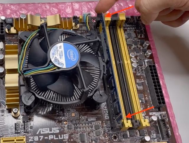 RAM-Montage Mainboard Mining Rig