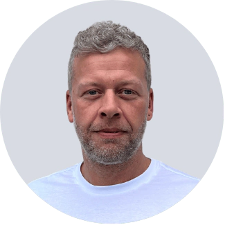Marius Becker: portrait photo in the team - Cryptohall24