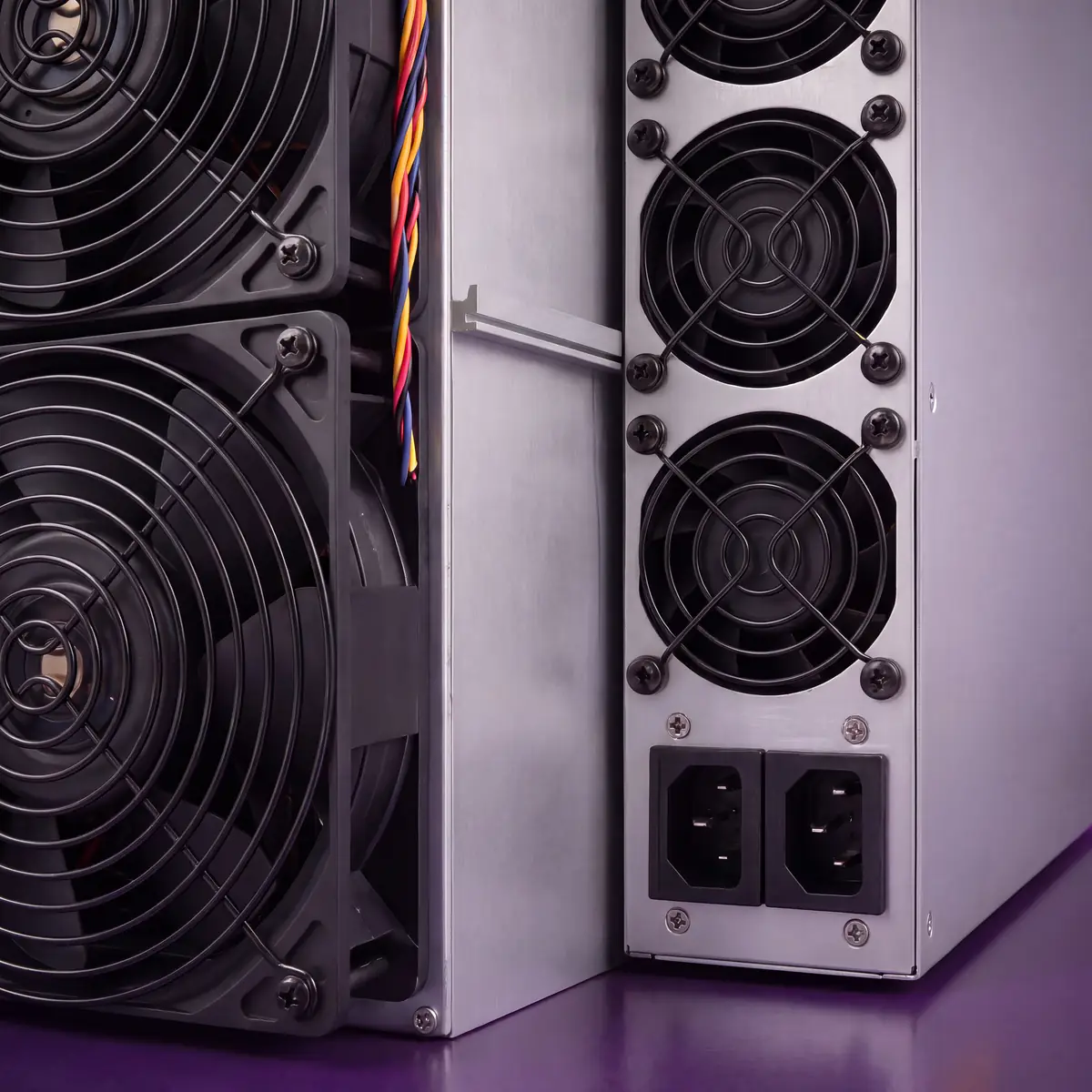 Bitmain Antminer D9 - detail view 2 - Dash miner