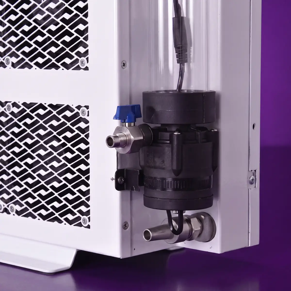 Lian Li Cooler - 12 KW Hydro Cooling Unit - detail view 1