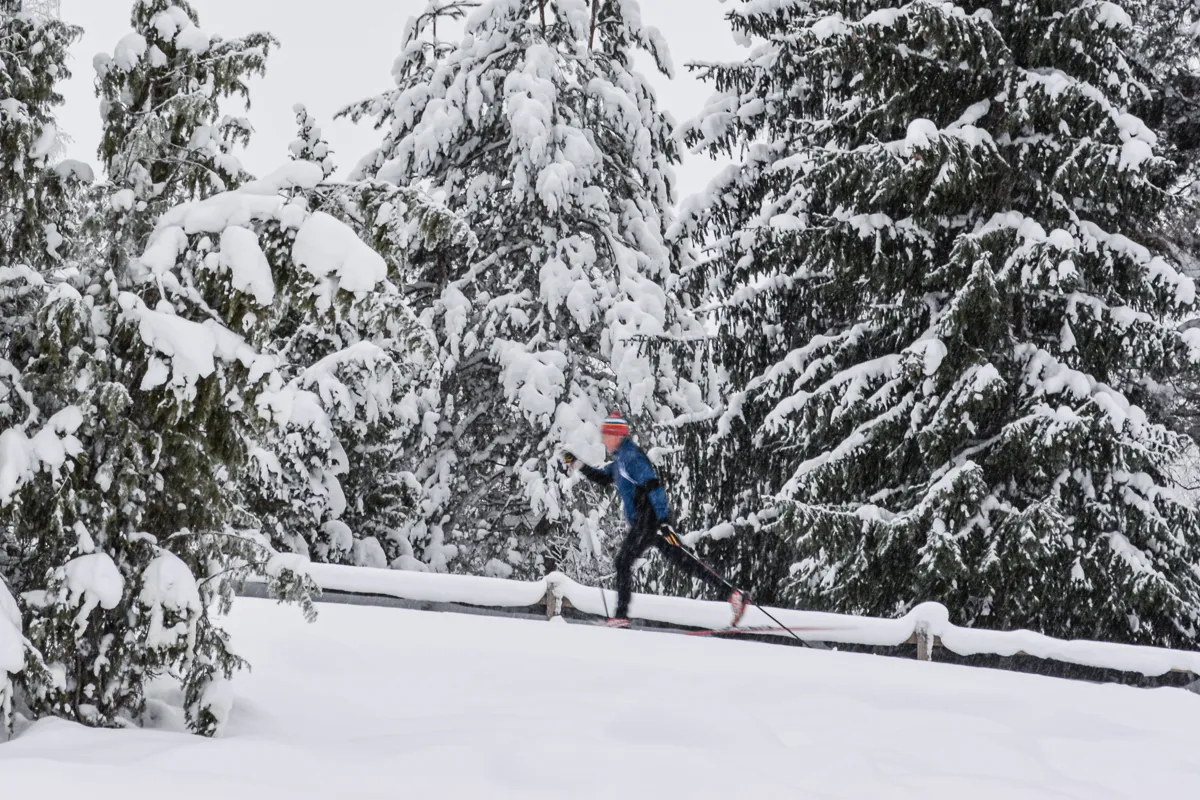 Kvinna med champagneglas