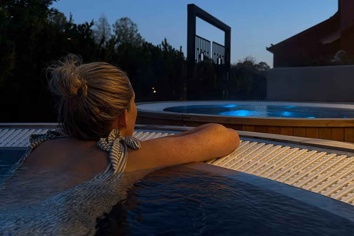 Kvinna med champagneglas